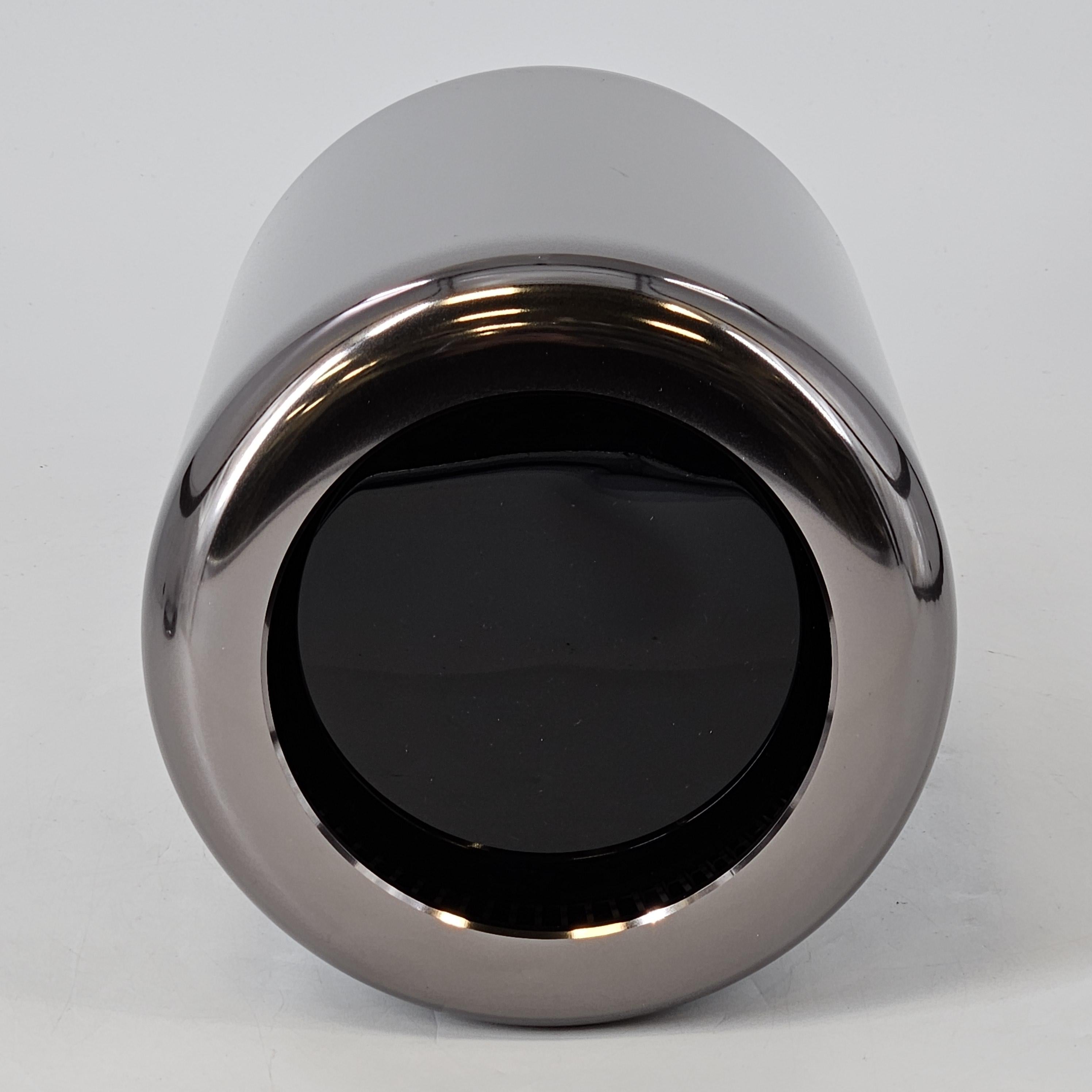 Apple Mac Pro Late 2013 Black 3.5 GHz 6-Core Intel Xeon E5 32GB RAM 1TB Solid State Drive AMD FirePro D500 3 GB