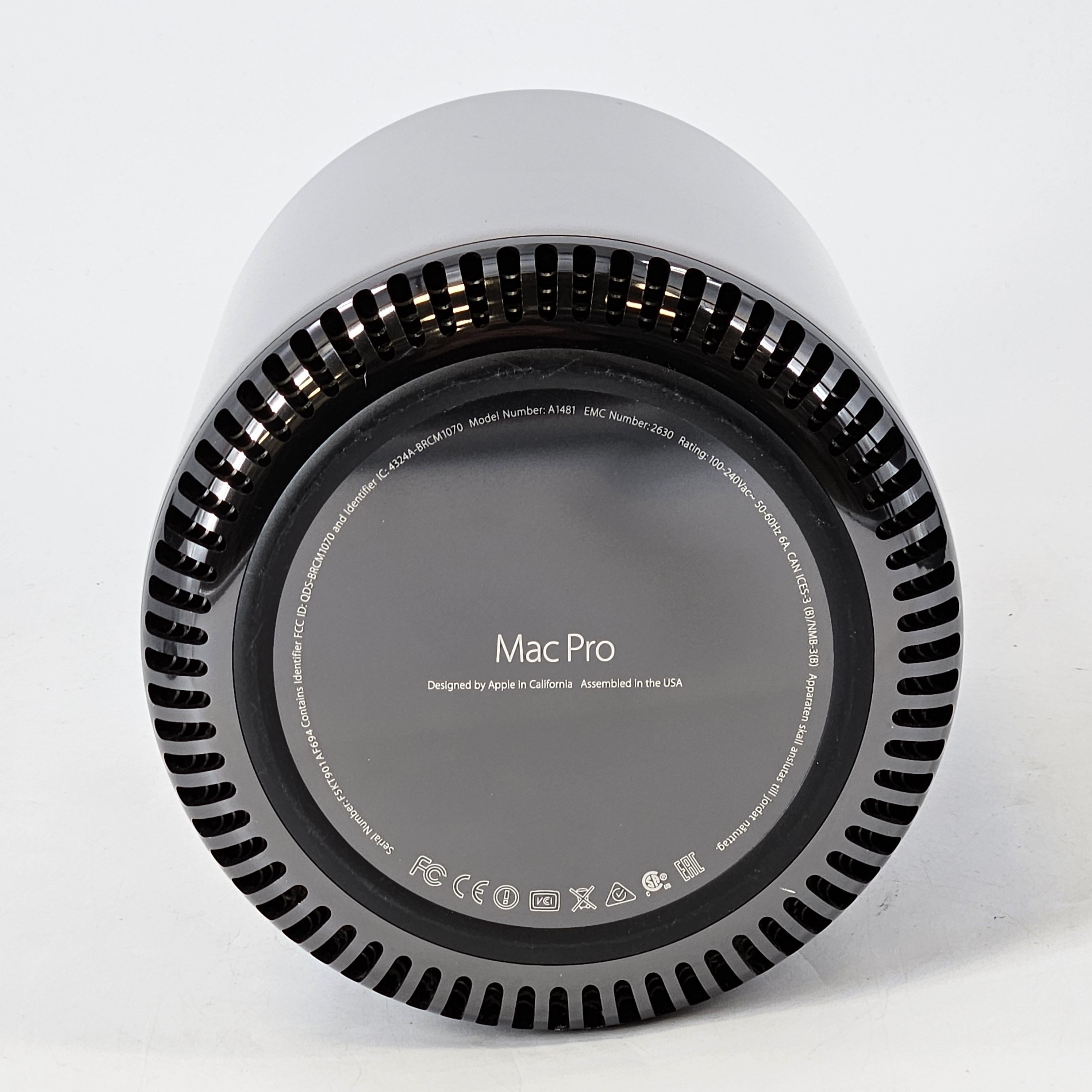 Apple Mac Pro Late 2013 Black 3.5 GHz 6-Core Intel Xeon E5 32GB RAM 1TB Solid State Drive AMD FirePro D500 3 GB