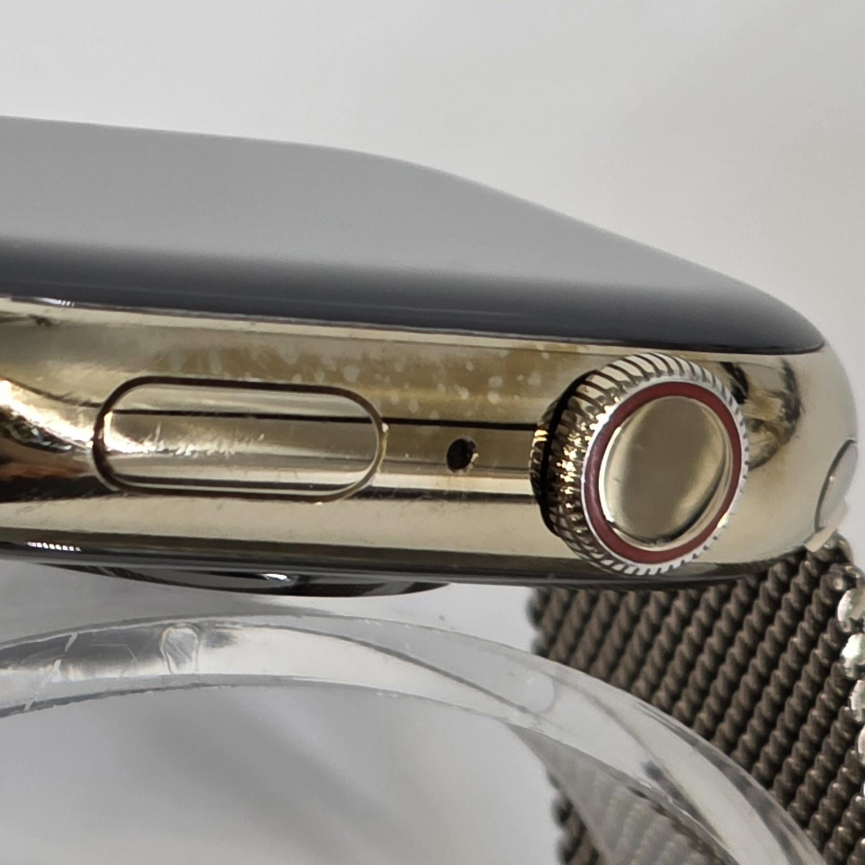 Apple Watch (Series 9) 45mm Gold Unlocked 64GB