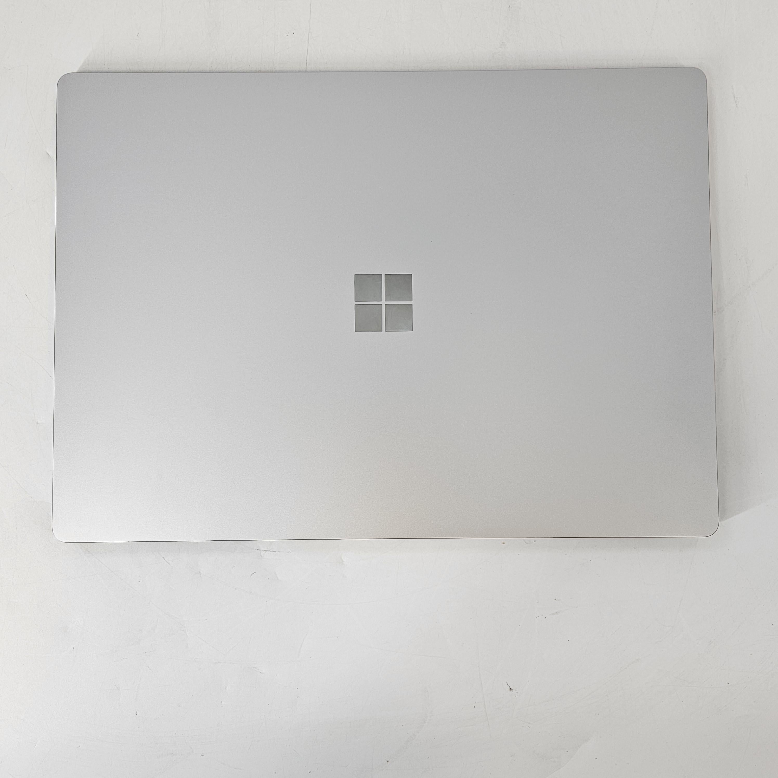 Microsoft Surface Laptop 5 15 Platinum 2.6 GHz Intel Core i7 12th Gen. 16GB RAM 512GB Solid State Drive