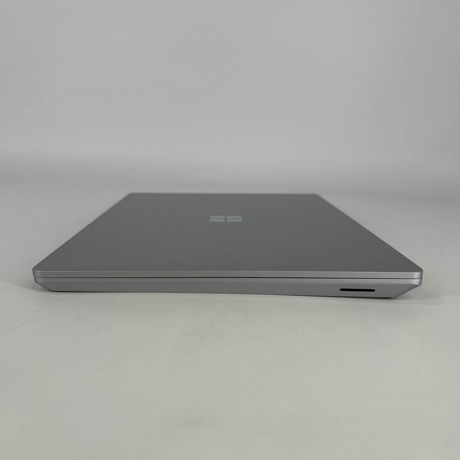 Microsoft Surface Laptop 6 13.5 Platinum 3.8 GHz Intel Core Ultra 7 16GB RAM 512GB Solid State Drive