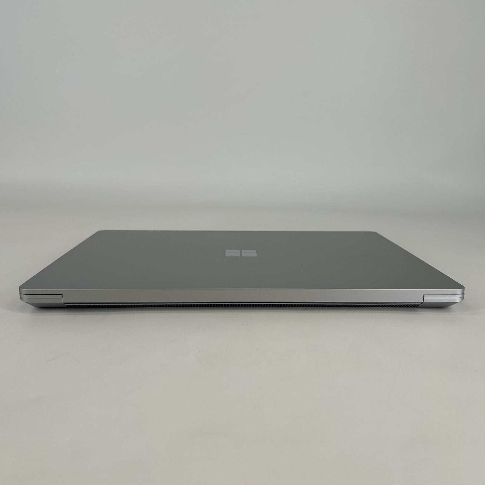 Microsoft Surface Laptop 6 13.5 Platinum 3.8 GHz Intel Core Ultra 7 16GB RAM 512GB Solid State Drive