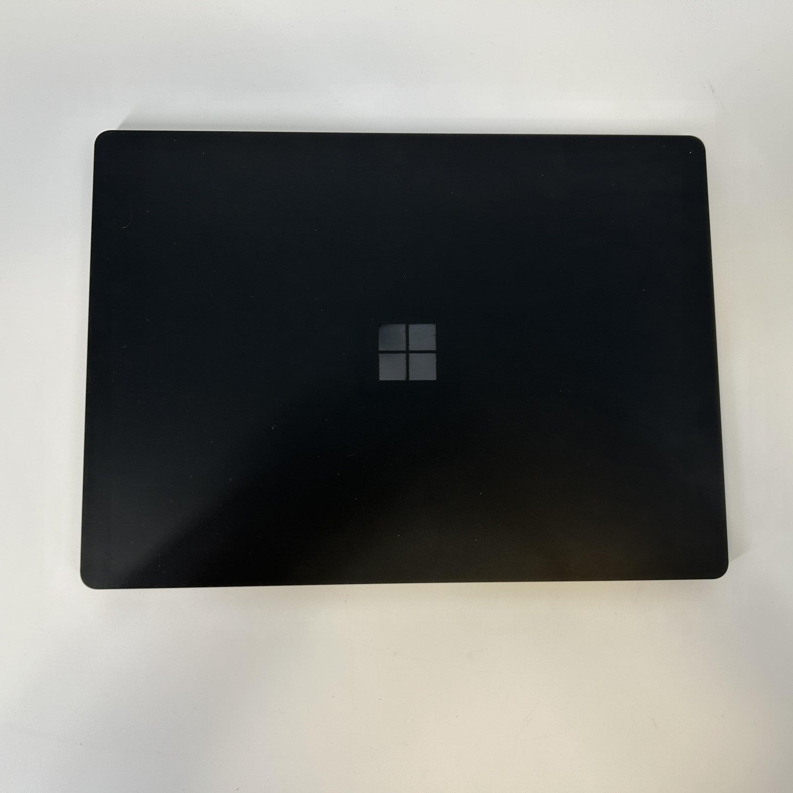 Microsoft Surface Laptop 5 13.5 Black 2.7 GHz Intel Core i7 12th Gen. 16GB RAM 512GB Solid State Drive
