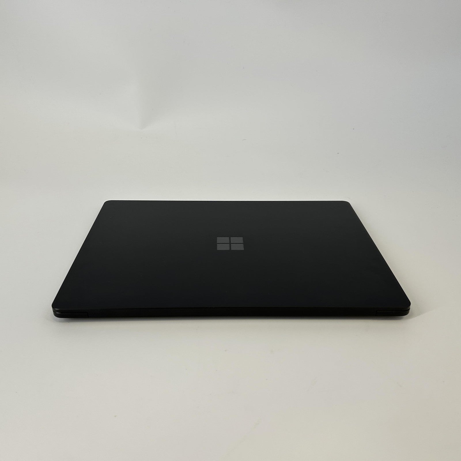 Microsoft Surface Laptop 5 13.5 Black 2.7 GHz Intel Core i7 12th Gen. 16GB RAM 512GB Solid State Drive