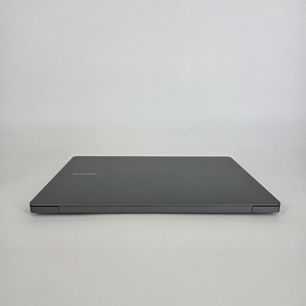 Samsung Galaxy Book5 Pro 14 Gray 2.2 GHz Intel Core Ultra 7 Series 2 16GB RAM 512GB Solid State Drive