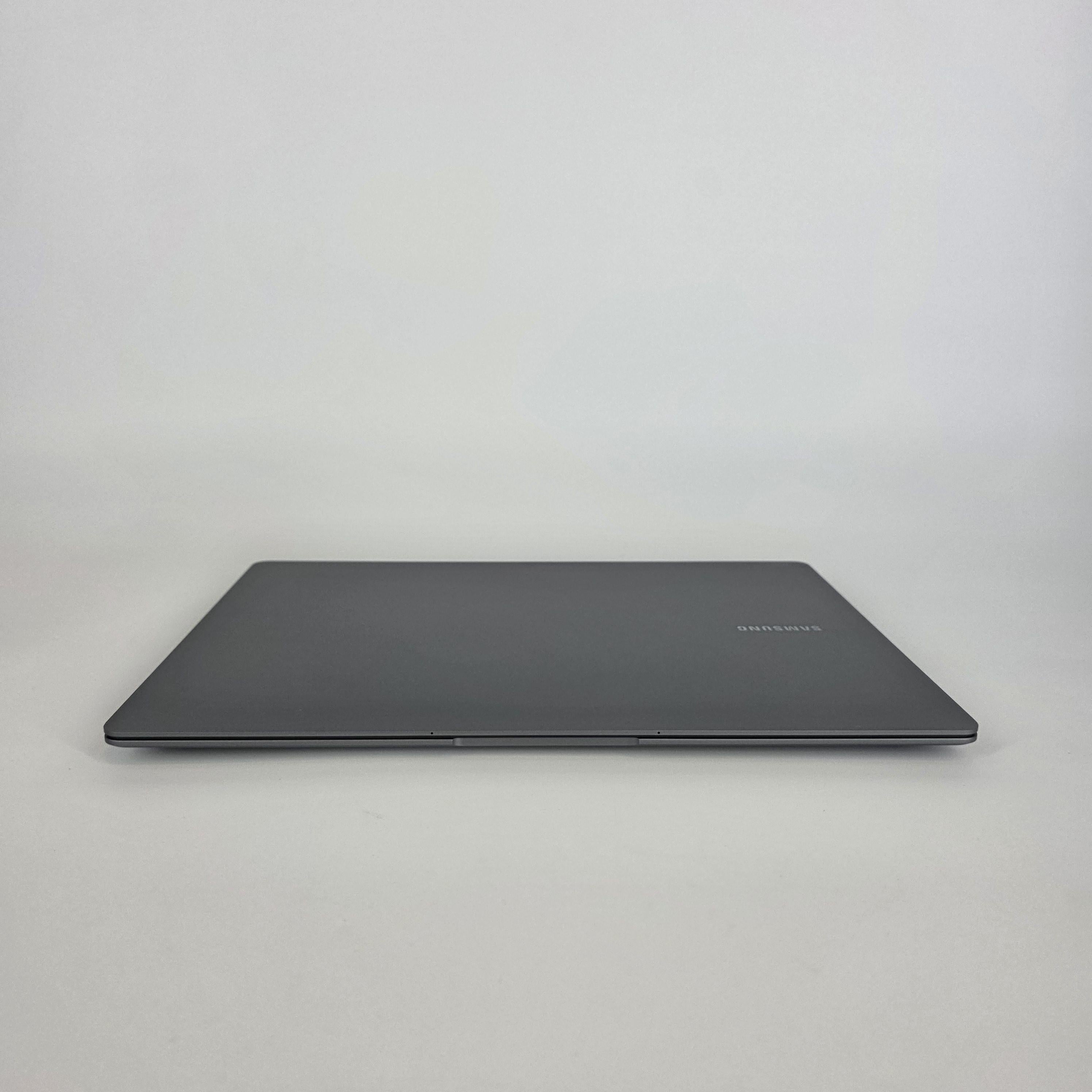 Samsung Galaxy Book5 Pro 14 Gray 2.2 GHz Intel Core Ultra 7 Series 2 16GB RAM 512GB Solid State Drive
