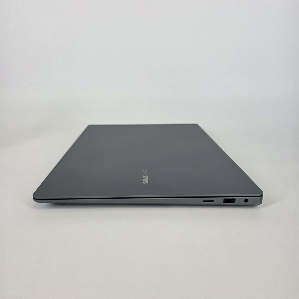Samsung Galaxy Book4 Ultra 16 Blue 2.5 GHz Intel Core Ultra 9 32GB RAM 1TB Solid State Drive NVIDIA GeForce RTX 4070 8 GB