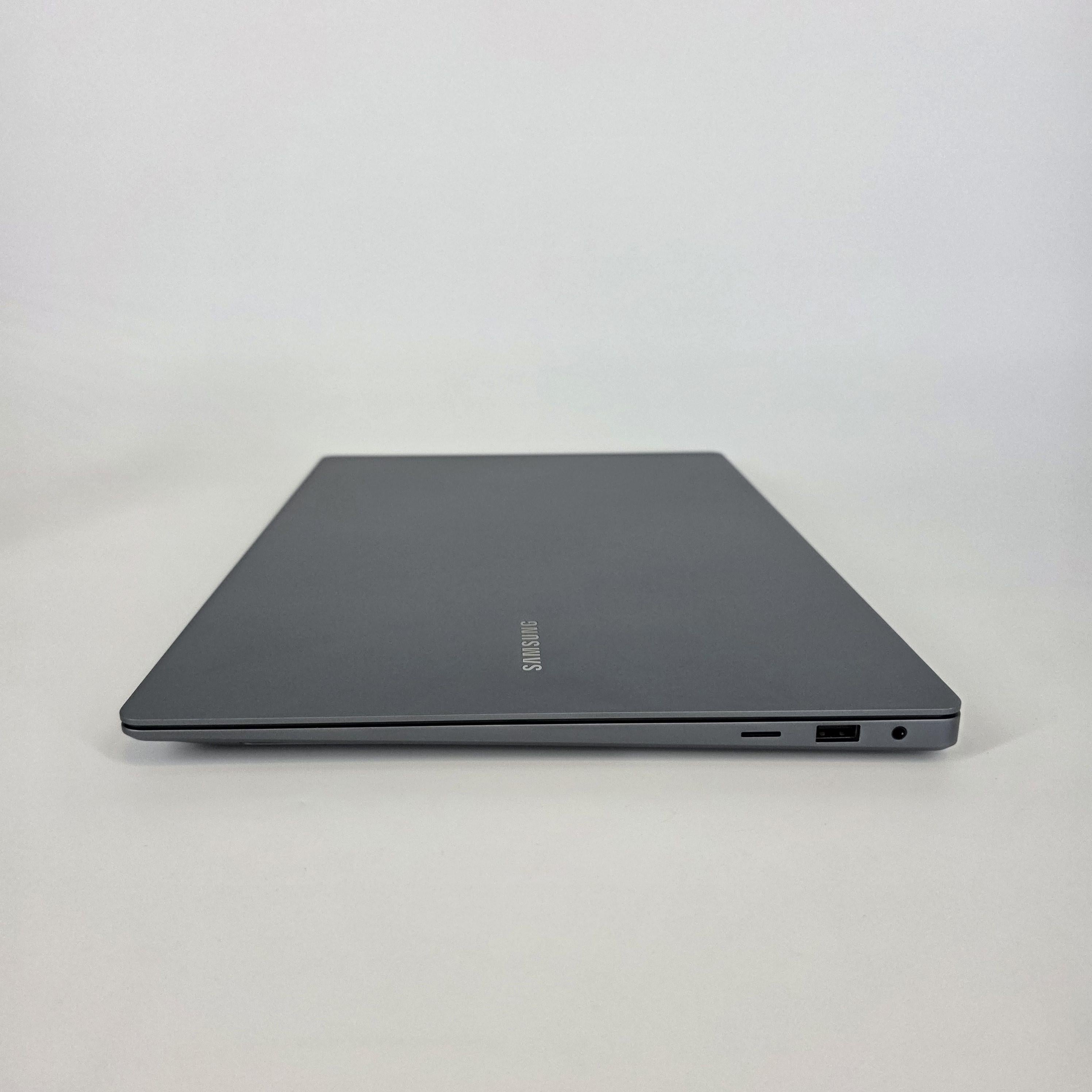 Samsung Galaxy Book4 Ultra 16 Blue 2.5 GHz Intel Core Ultra 9 32GB RAM 1TB Solid State Drive NVIDIA GeForce RTX 4070 8 GB