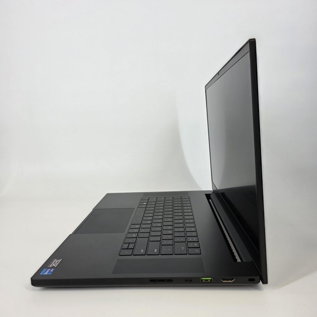 Razer Blade 17 2022 Black 2.4 GHz Intel Core i7 12th Gen. 32GB RAM 1TB Solid State Drive 1TB Solid State Drive NVIDIA GeForce RTX 3080 Ti 16 GB