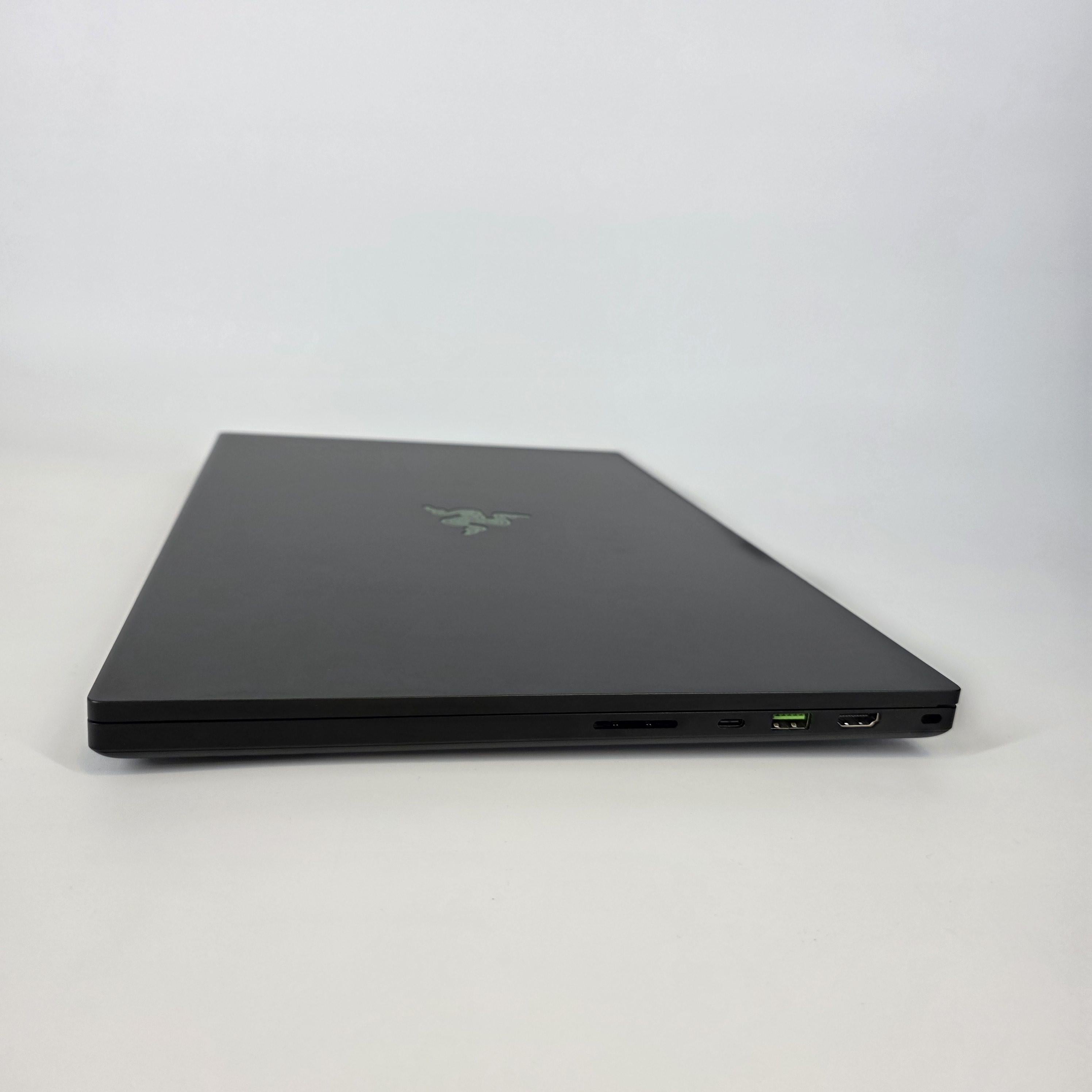 Razer Blade 17 2022 Black 2.4 GHz Intel Core i7 12th Gen. 32GB RAM 1TB Solid State Drive 1TB Solid State Drive NVIDIA GeForce RTX 3080 Ti 16 GB