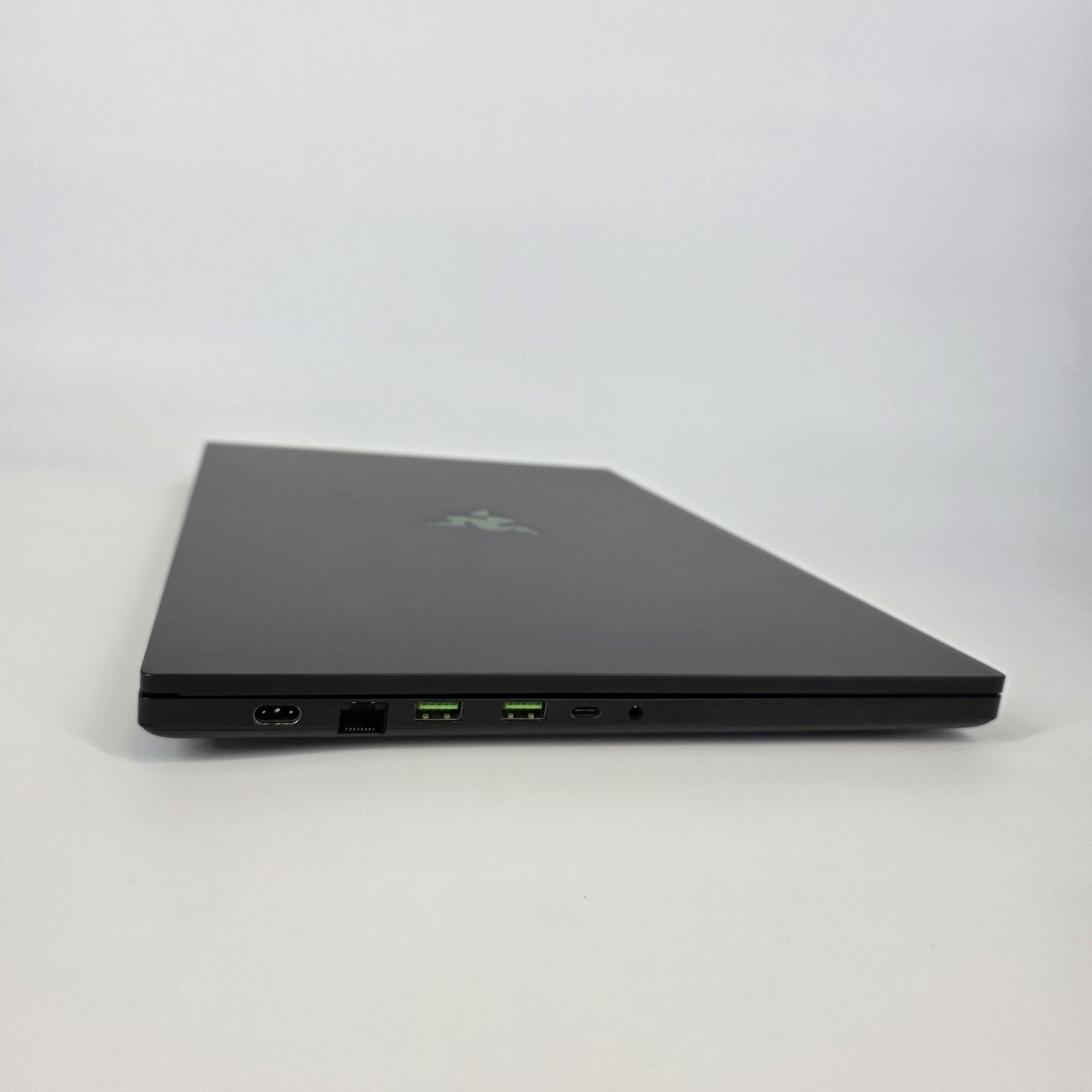 Razer Blade 17 2022 Black 2.4 GHz Intel Core i7 12th Gen. 32GB RAM 1TB Solid State Drive 1TB Solid State Drive NVIDIA GeForce RTX 3080 Ti 16 GB
