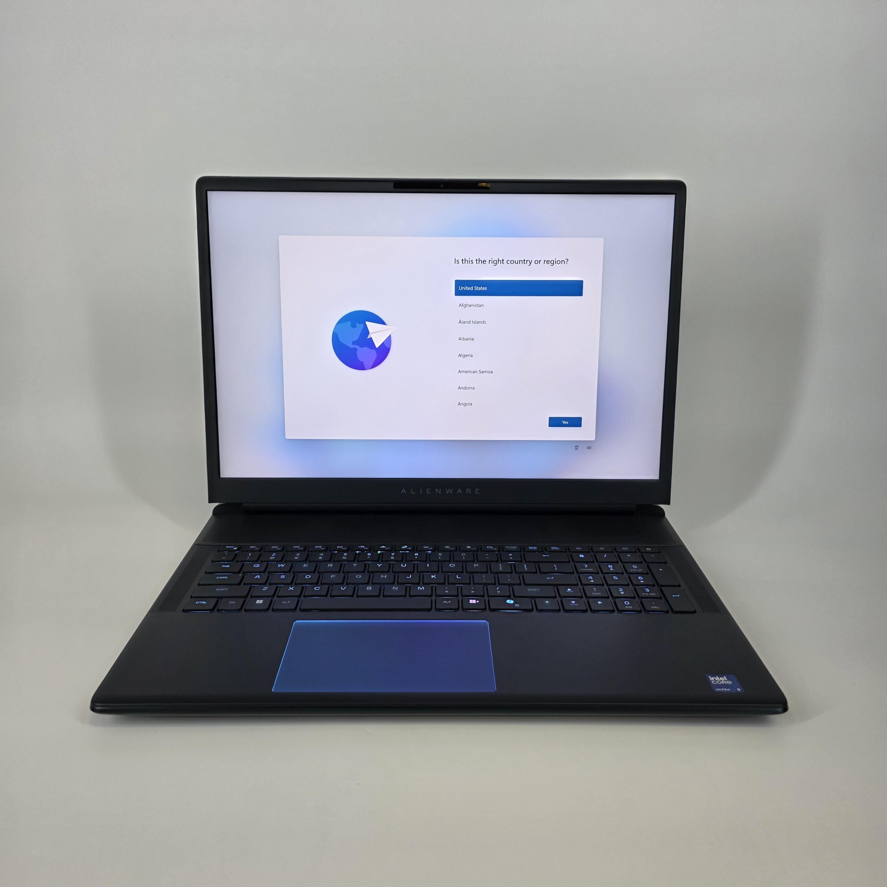 Dell Alienware 18 Area-51 Teal 2.7 GHz Intel Core Ultra 9 Series 2 32GB RAM 2TB Solid State Drive NVIDIA GeForce RTX 5070 Ti 12 GB