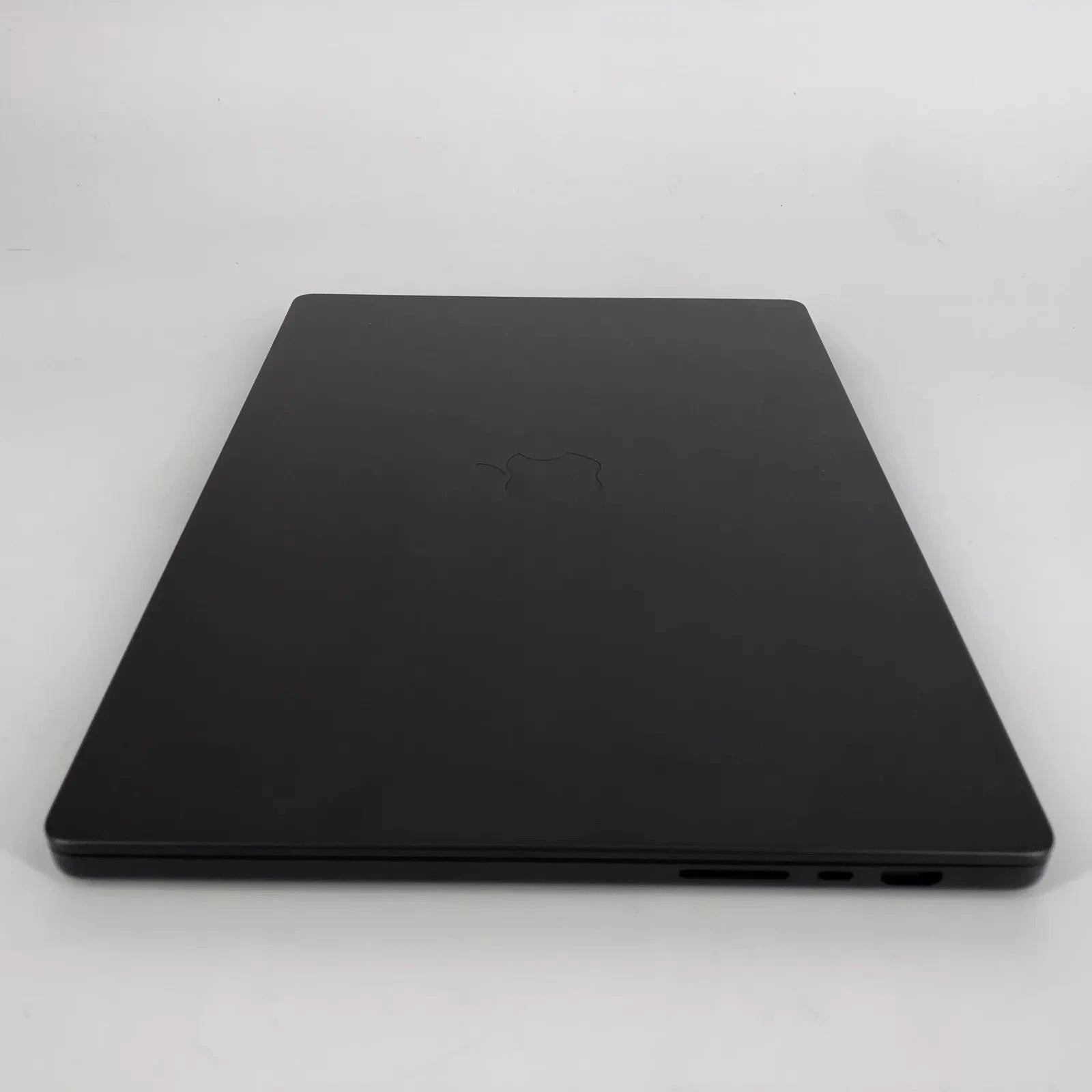 Apple MacBook Pro 16 2026 Space Black M5 Max 18-Core CPU 48GB Unified Memory 2TB Solid State Drive 40-Core GPU