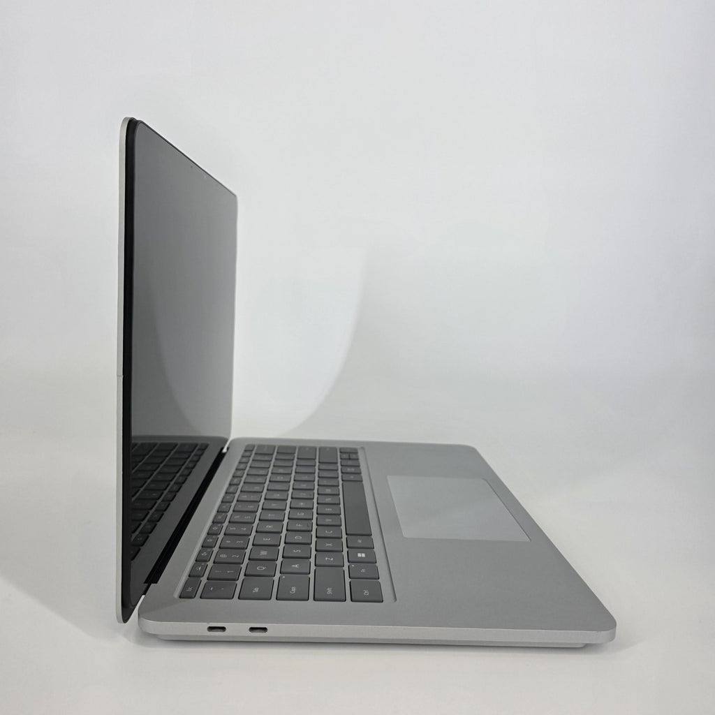 Microsoft Surface Laptop Studio 14.4 Silver 3.3 GHz Intel Core i7 11th Gen. 16GB RAM 512GB Solid State Drive NVIDIA GeForce RTX 3050 Ti 4 GB