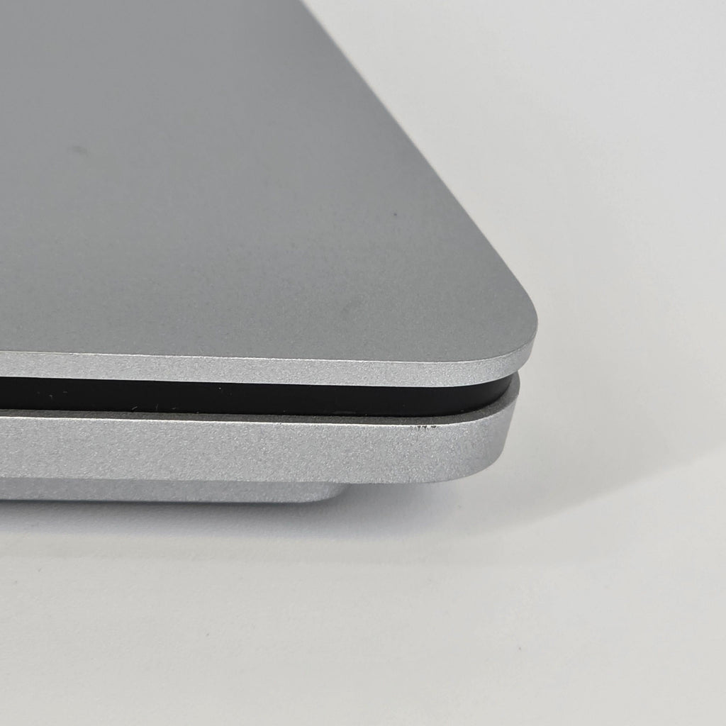 Microsoft Surface Laptop Studio 14.4 Silver 3.3 GHz Intel Core i7 11th Gen. 16GB RAM 512GB Solid State Drive NVIDIA GeForce RTX 3050 Ti 4 GB