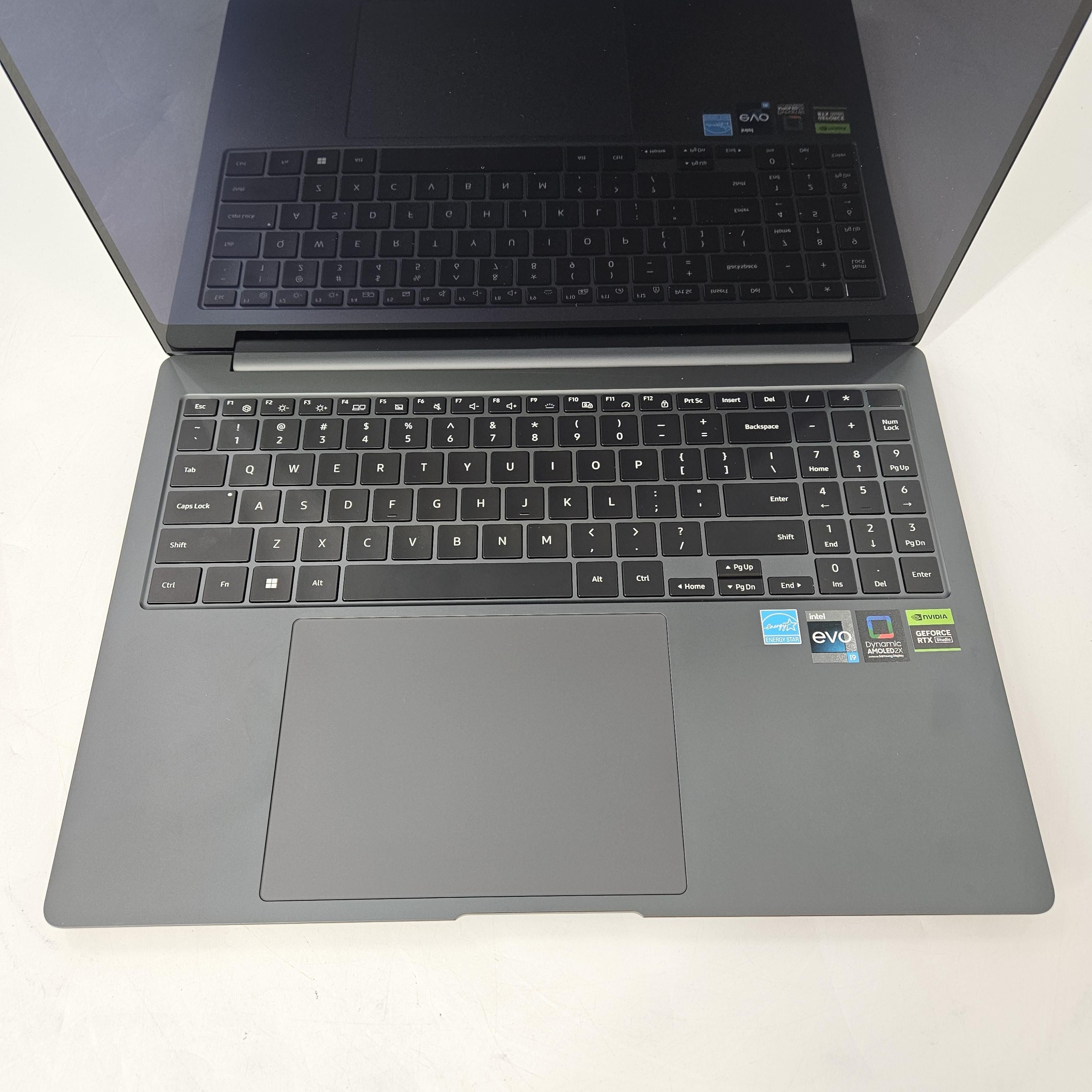 Samsung Galaxy Book3 Ultra 16 Graphite 2.6 GHz Intel Core i9 13th Gen. 32GB RAM 1TB Solid State Drive NVIDIA GeForce RTX 4070 8 GB