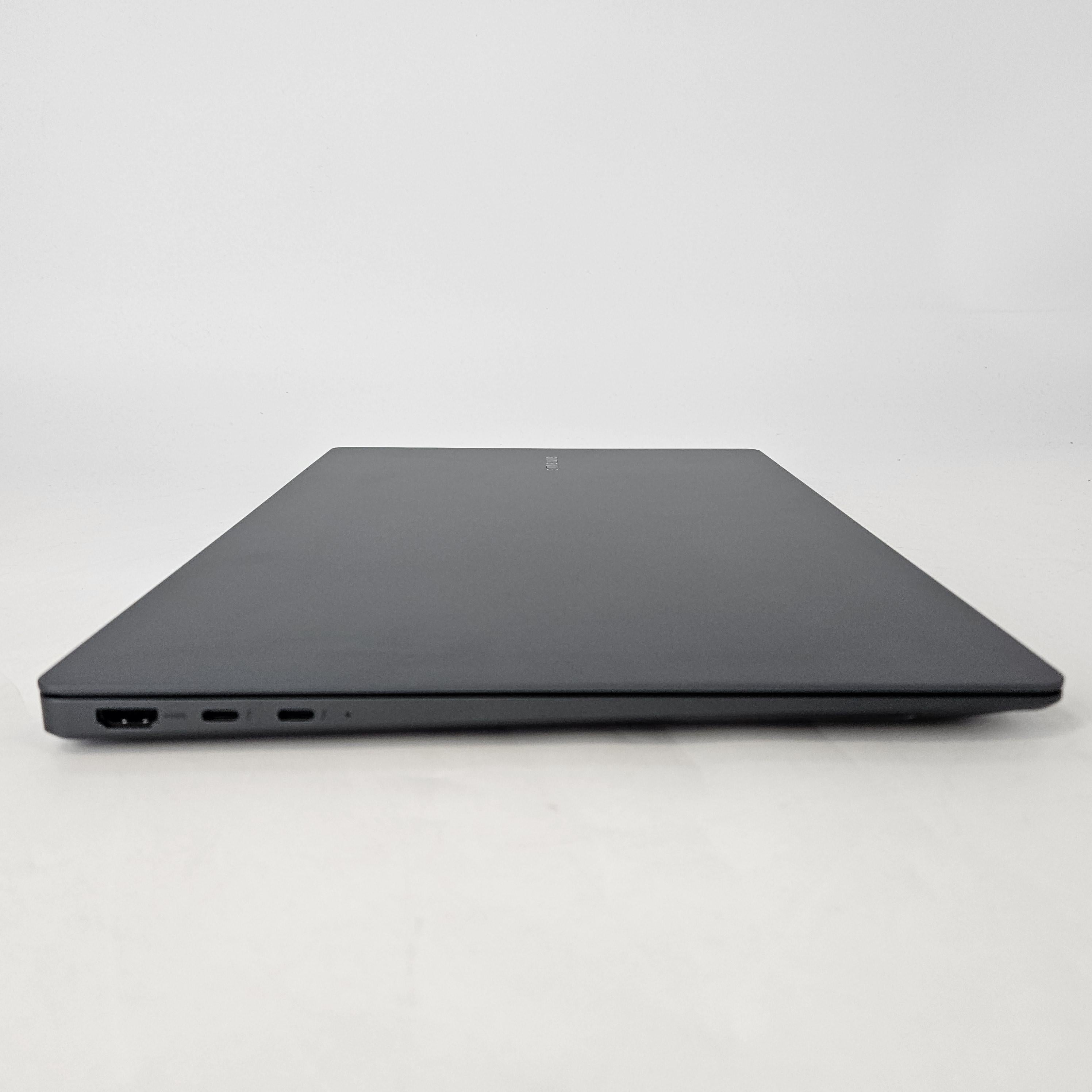 Samsung Galaxy Book3 Ultra 16 Graphite 2.6 GHz Intel Core i9 13th Gen. 32GB RAM 1TB Solid State Drive NVIDIA GeForce RTX 4070 8 GB