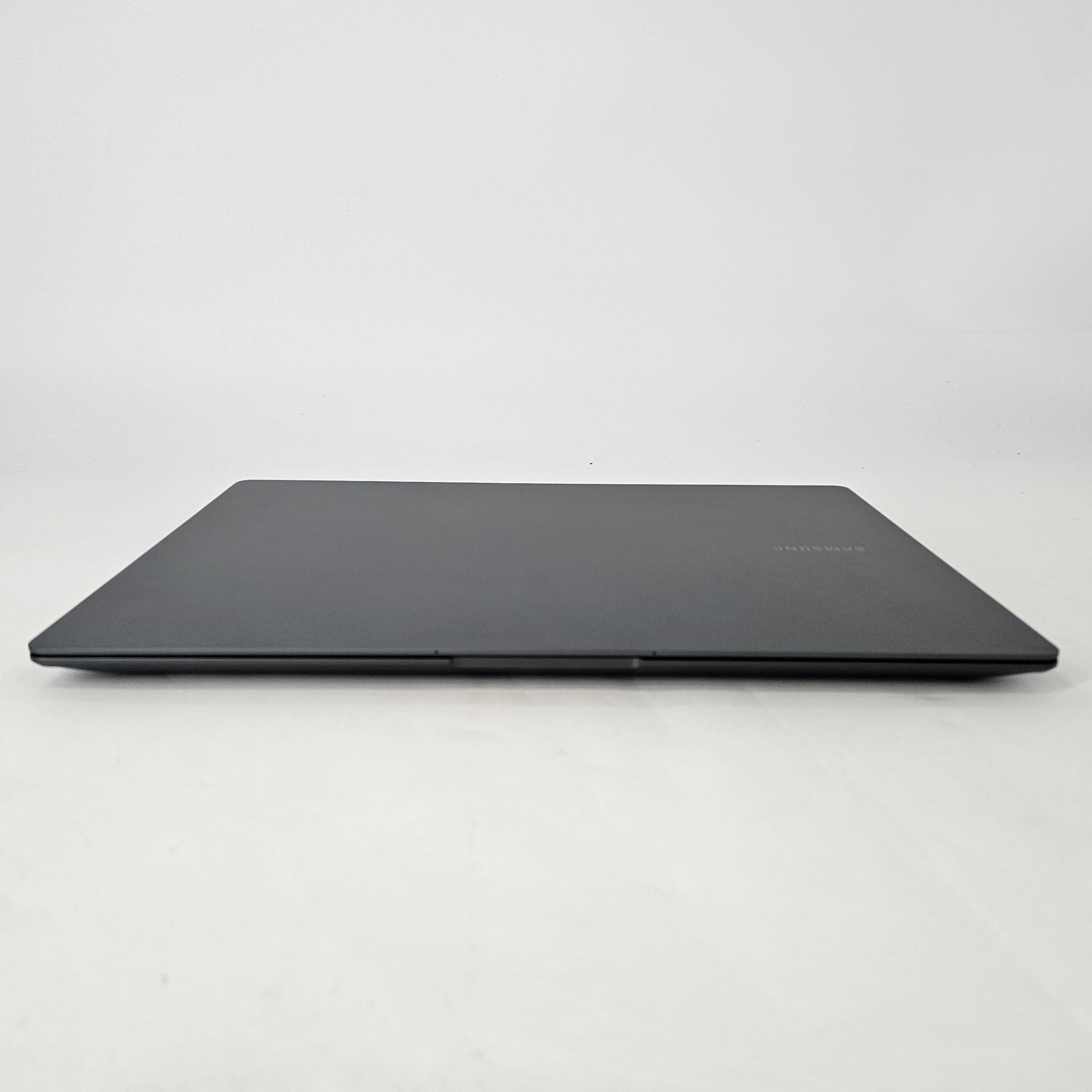 Samsung Galaxy Book3 Ultra 16 Graphite 2.6 GHz Intel Core i9 13th Gen. 32GB RAM 1TB Solid State Drive NVIDIA GeForce RTX 4070 8 GB