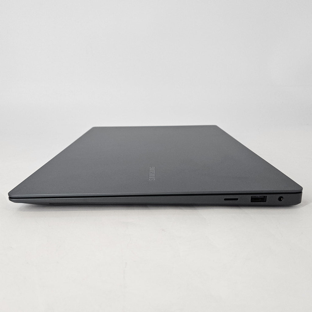Samsung Galaxy Book3 Ultra 16 Graphite 2.6 GHz Intel Core i9 13th Gen. 32GB RAM 1TB Solid State Drive NVIDIA GeForce RTX 4070 8 GB