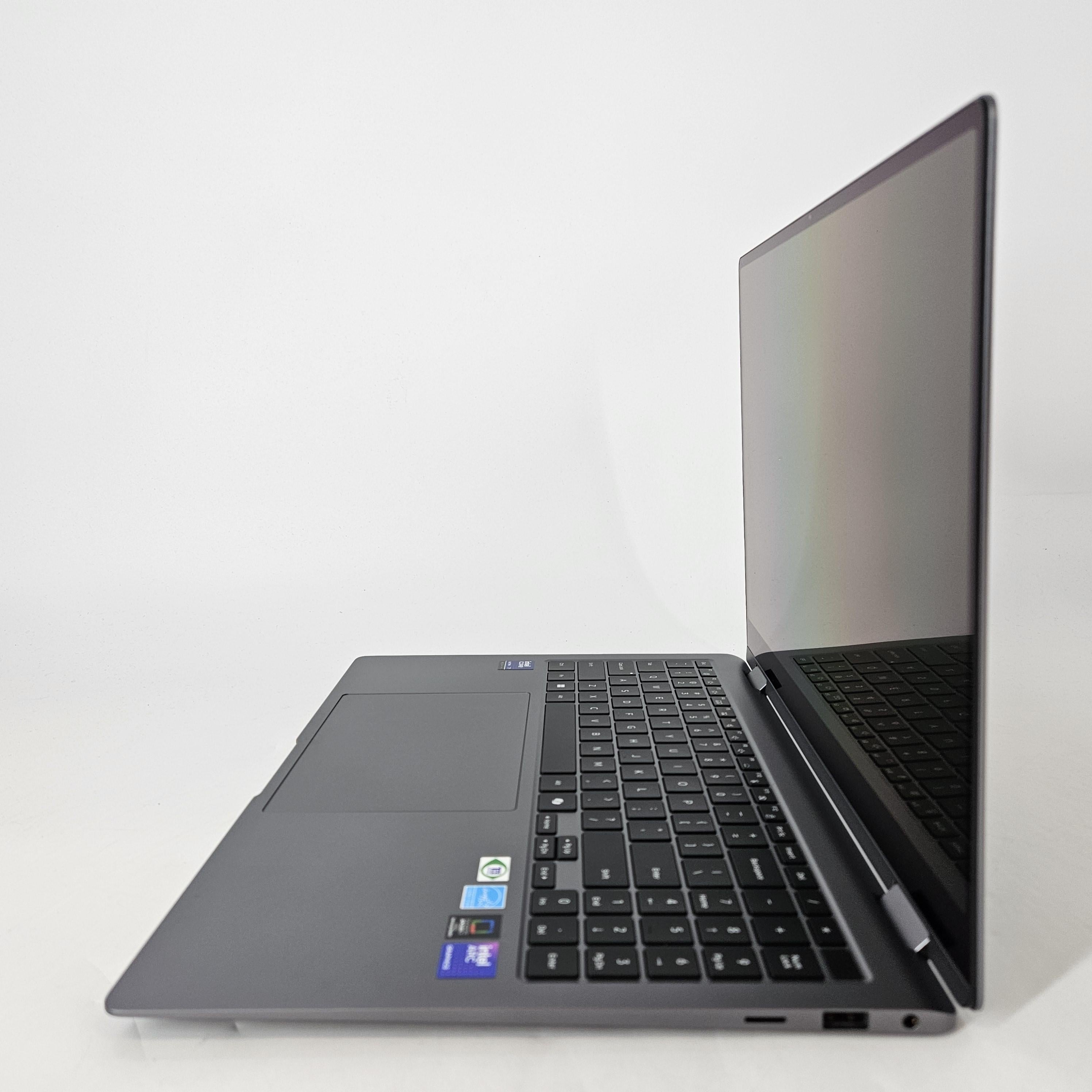 Samsung Galaxy Book5 Pro 360 16 Gray 2.2 GHz Intel Core Ultra 7 Series 2 32GB RAM 1TB Solid State Drive