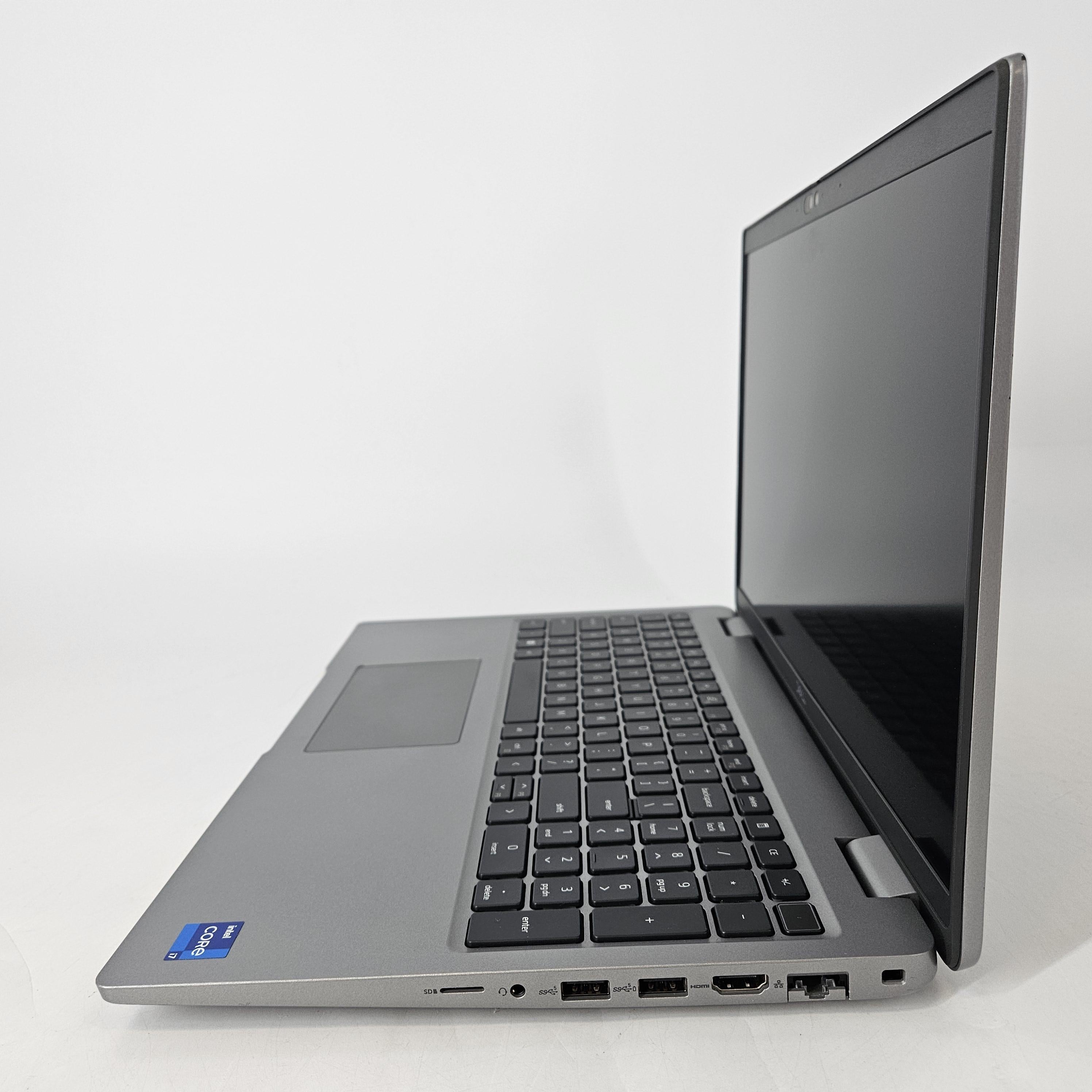 Dell Latitude 5540 15.6 Gray 1.7 GHz Intel Core i7 13th Gen. 32GB RAM 512GB Solid State Drive