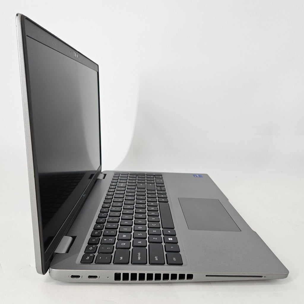 Dell Latitude 5540 15.6 Gray 1.7 GHz Intel Core i7 13th Gen. 32GB RAM 512GB Solid State Drive