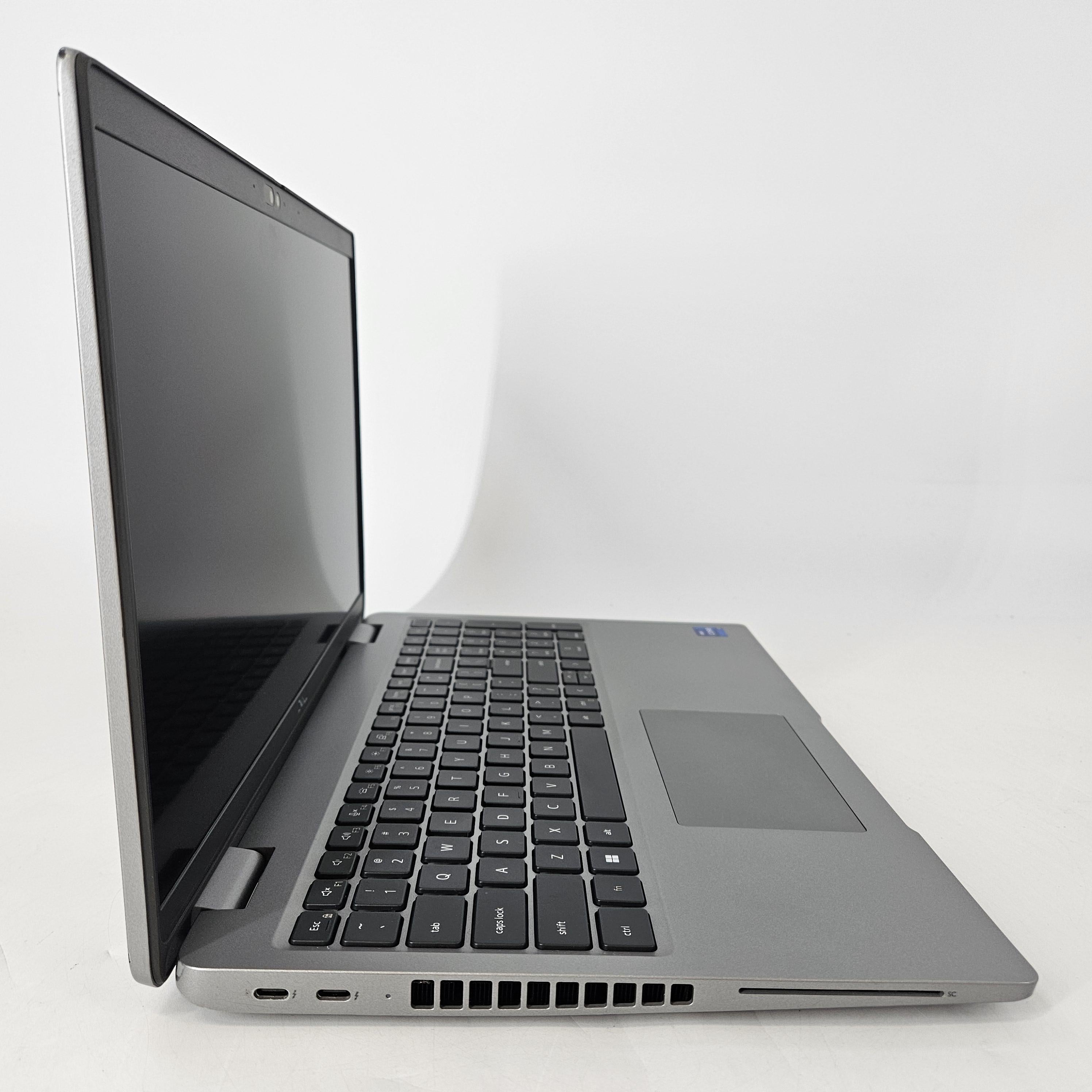 Dell Latitude 5540 15.6 Gray 1.7 GHz Intel Core i7 13th Gen. 32GB RAM 512GB Solid State Drive