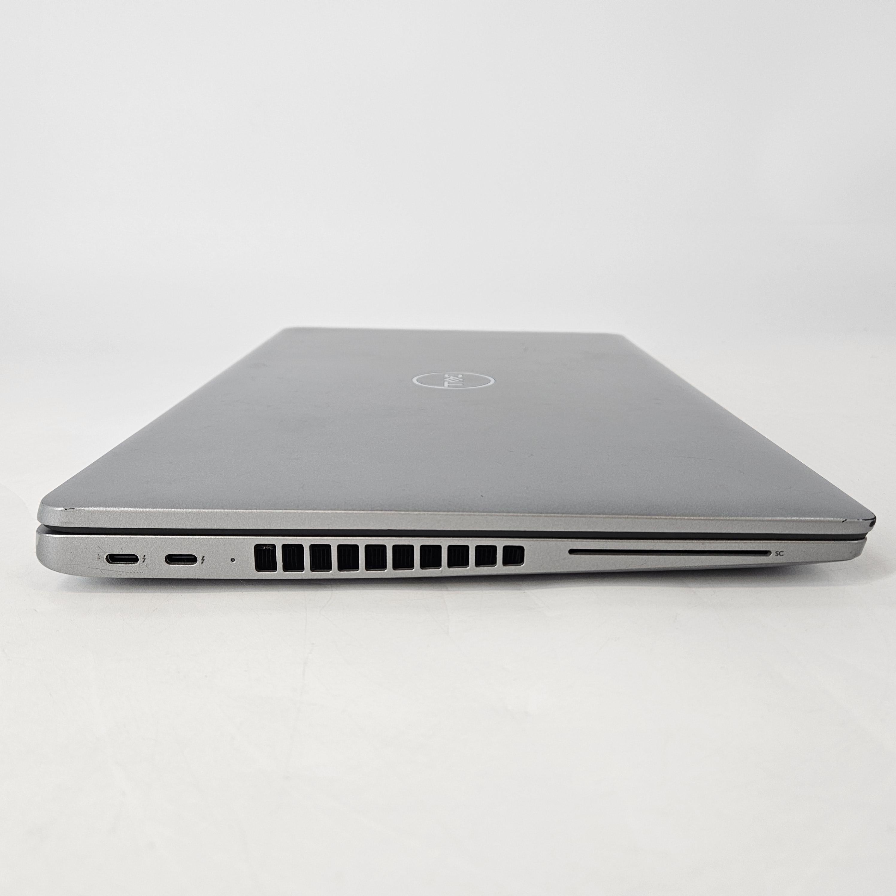 Dell Latitude 5540 15.6 Gray 1.7 GHz Intel Core i7 13th Gen. 32GB RAM 512GB Solid State Drive