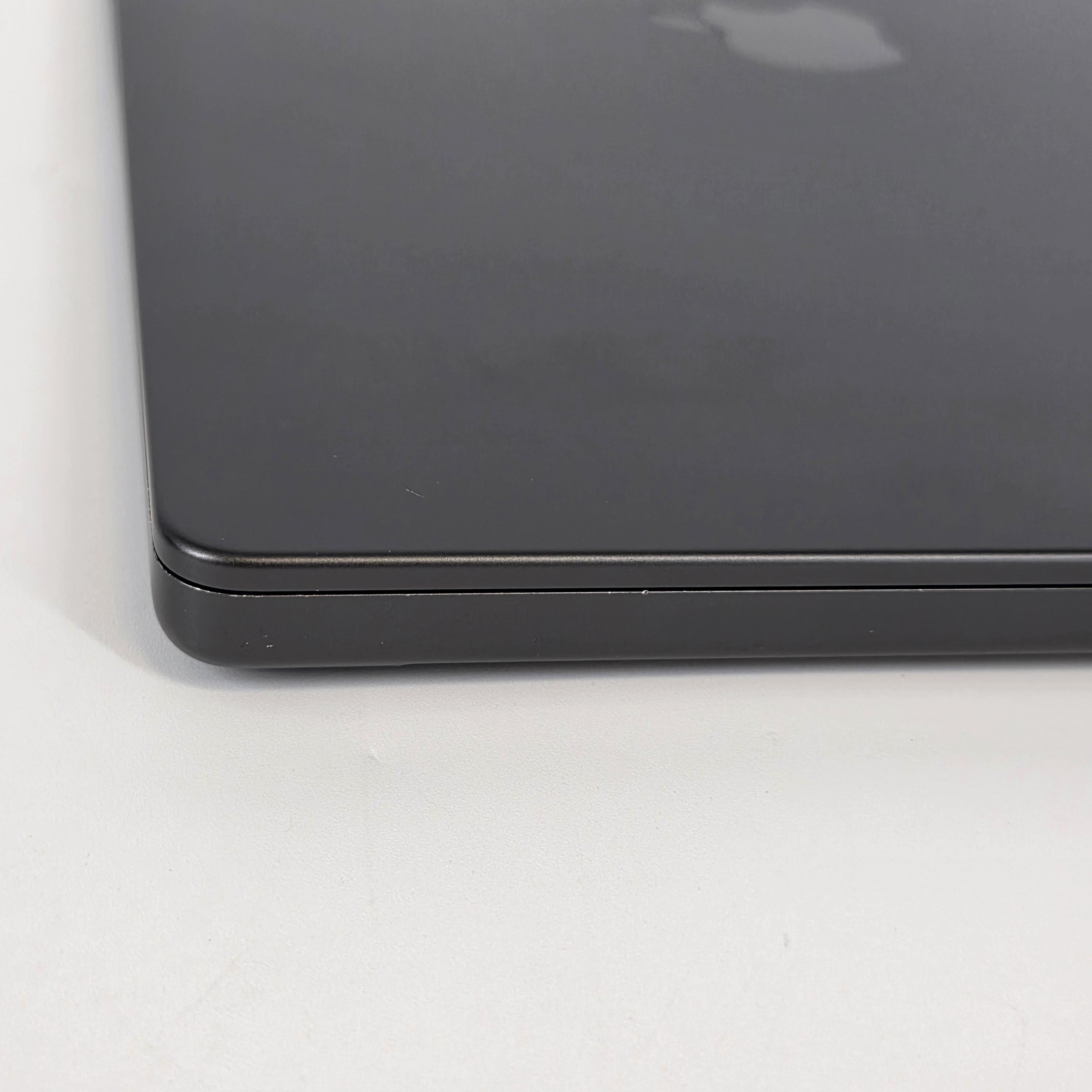 MacBook Pro 16 2024 Space Black 4.4 GHz M4 Max 16-Core CPU 128GB Unified Memory 2TB Solid State Drive 40-Core GPU