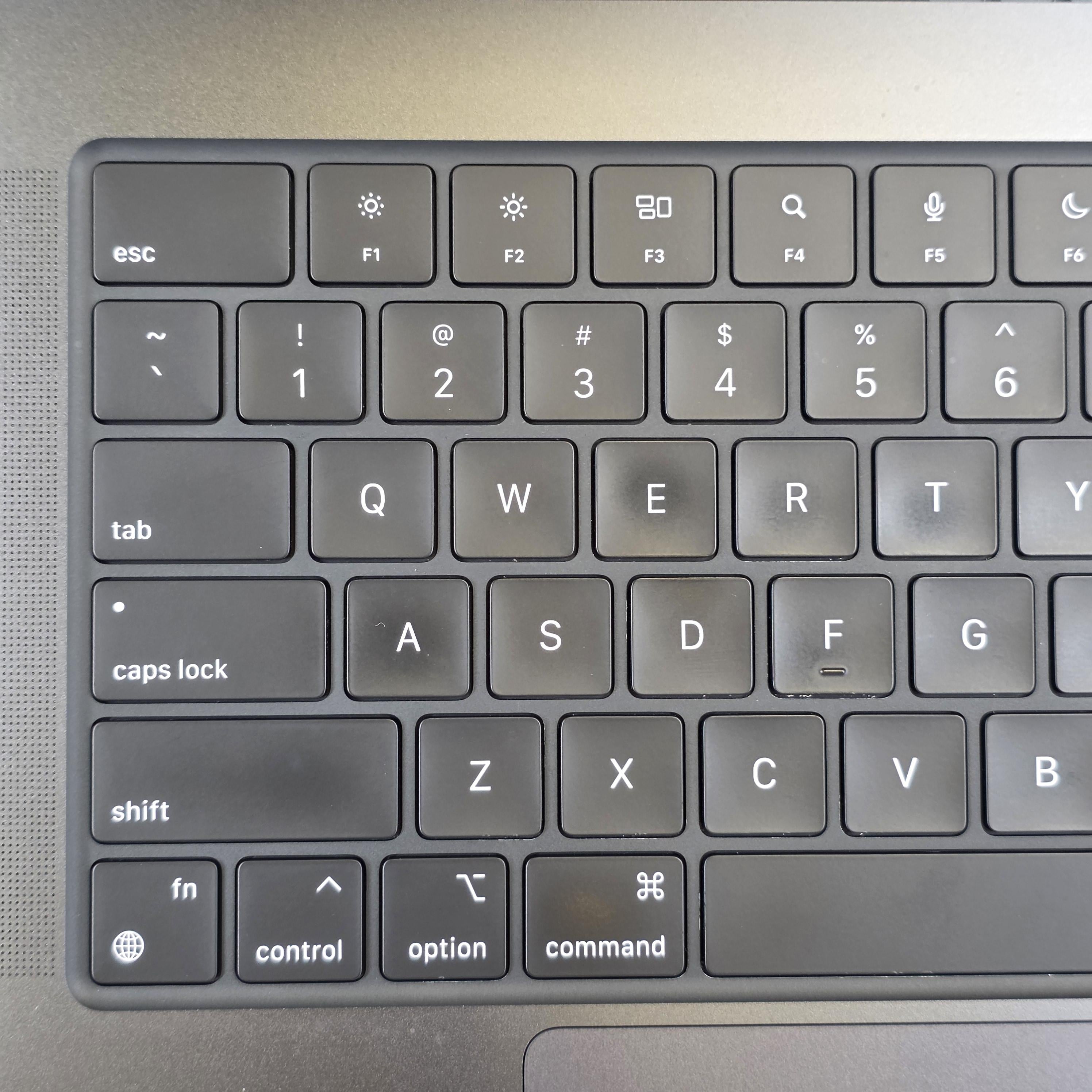 MacBook Pro 16 2024 Space Black 4.4 GHz M4 Max 16-Core CPU 128GB Unified Memory 2TB Solid State Drive 40-Core GPU