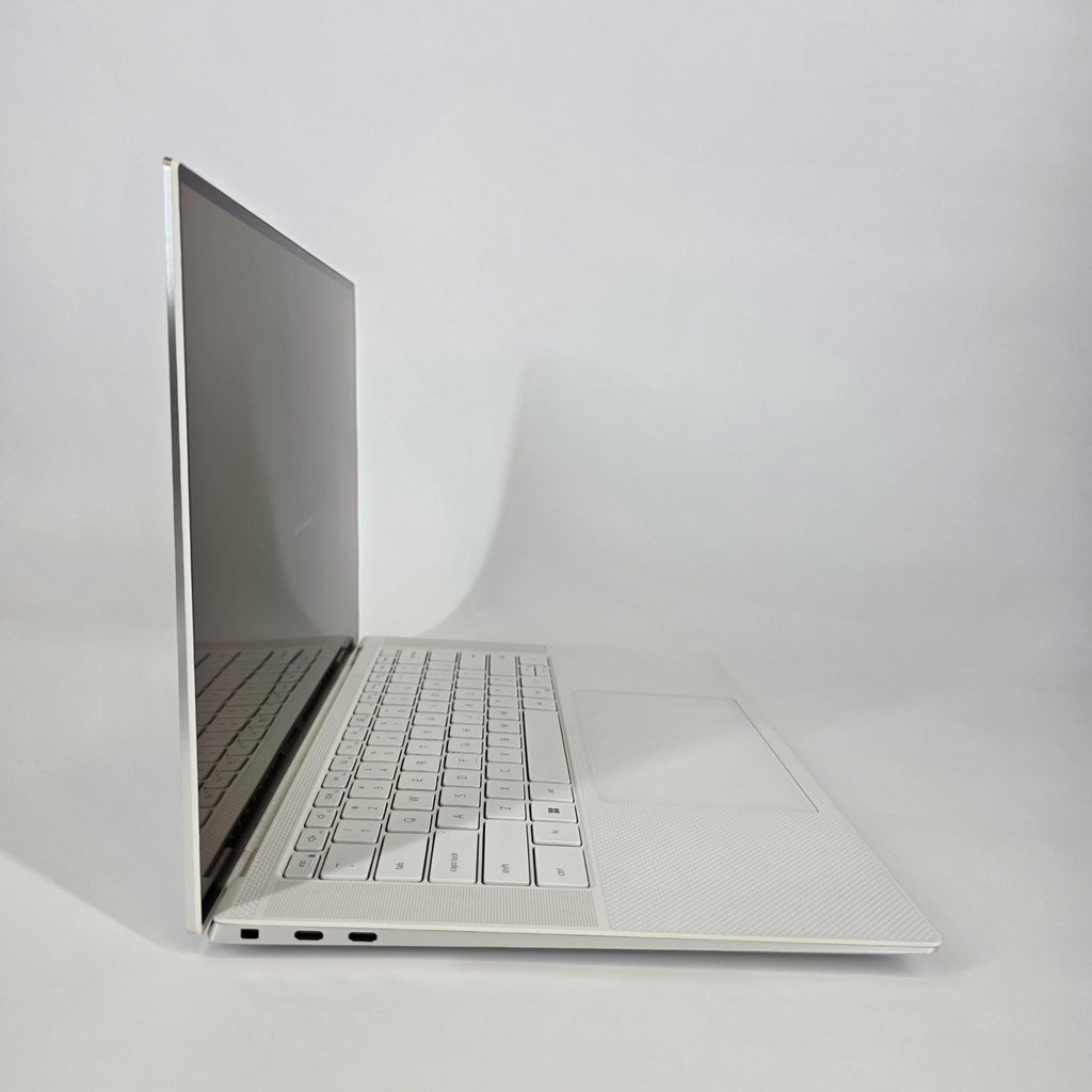 Dell XPS 15 9520 White 2.3 GHz Intel Core i7 12th Gen. 32GB RAM 512GB Solid State Drive NVIDIA GeForce RTX 3050 Ti 4 GB