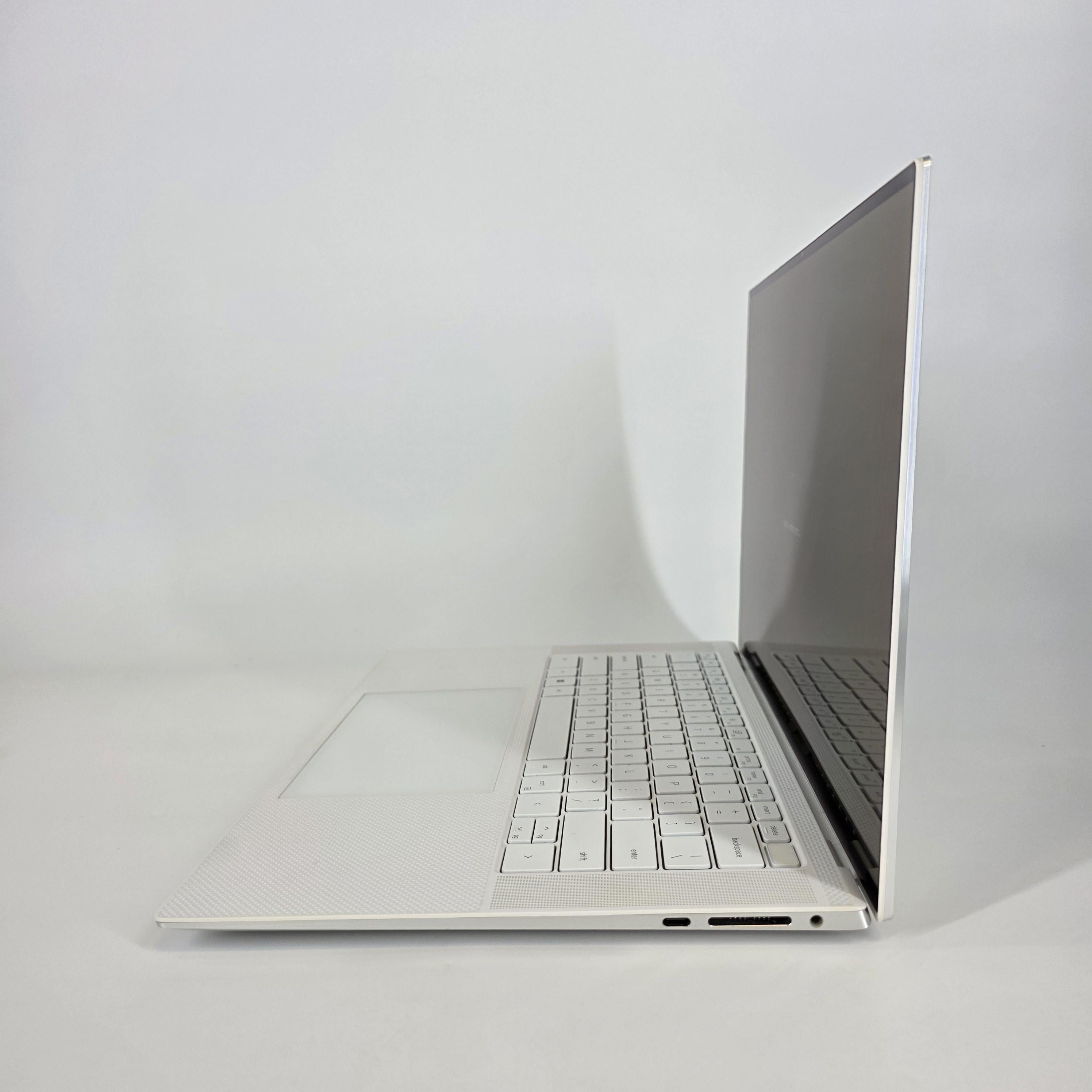 Dell XPS 15 9520 White 2.3 GHz Intel Core i7 12th Gen. 32GB RAM 512GB Solid State Drive NVIDIA GeForce RTX 3050 Ti 4 GB