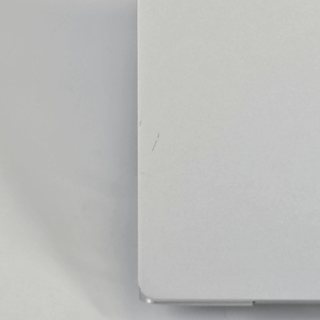 Dell XPS 15 9520 White 2.3 GHz Intel Core i7 12th Gen. 32GB RAM 512GB Solid State Drive NVIDIA GeForce RTX 3050 Ti 4 GB
