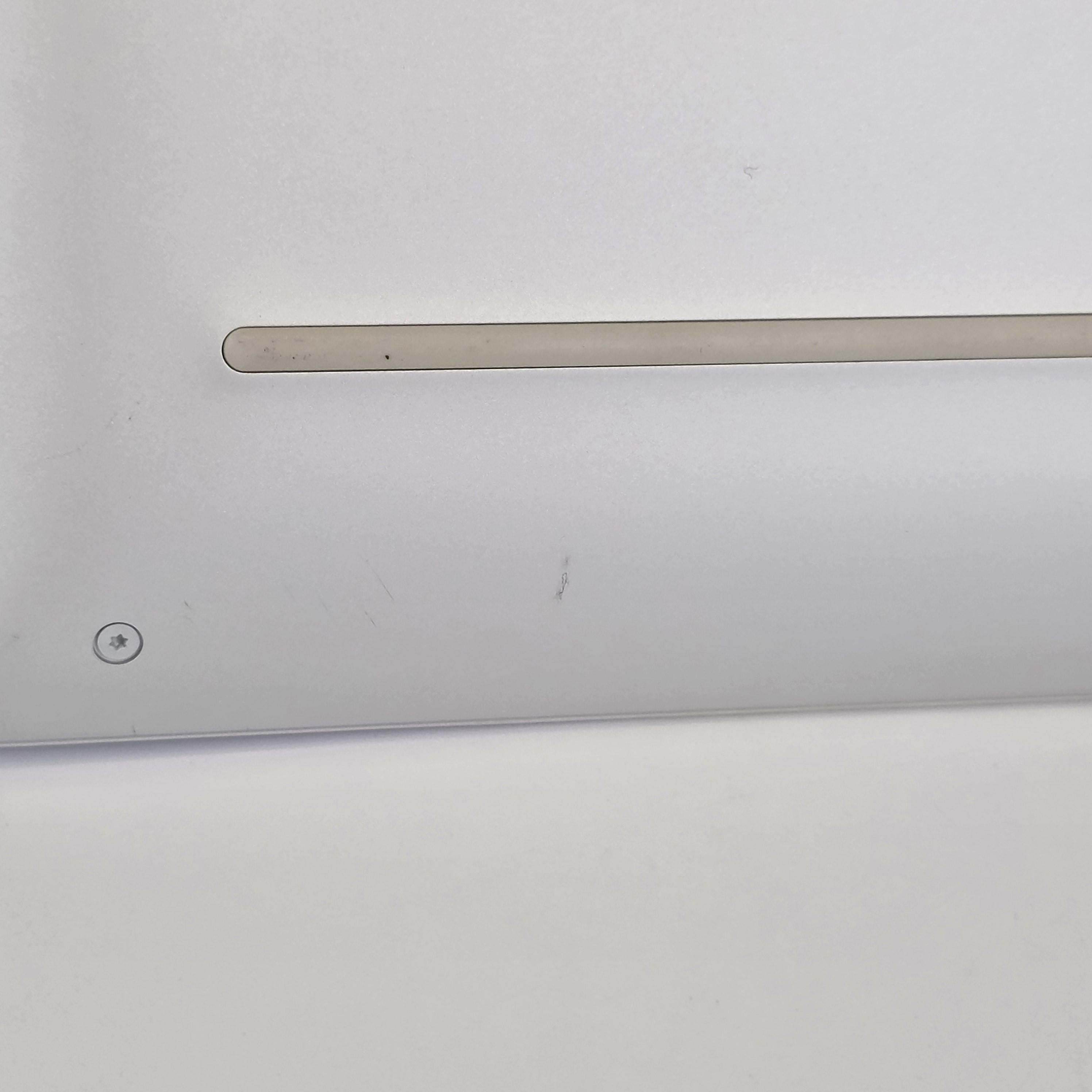 Dell XPS 15 9520 White 2.3 GHz Intel Core i7 12th Gen. 32GB RAM 512GB Solid State Drive NVIDIA GeForce RTX 3050 Ti 4 GB