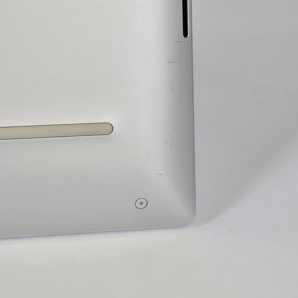 Dell XPS 15 9520 White 2.3 GHz Intel Core i7 12th Gen. 32GB RAM 512GB Solid State Drive NVIDIA GeForce RTX 3050 Ti 4 GB