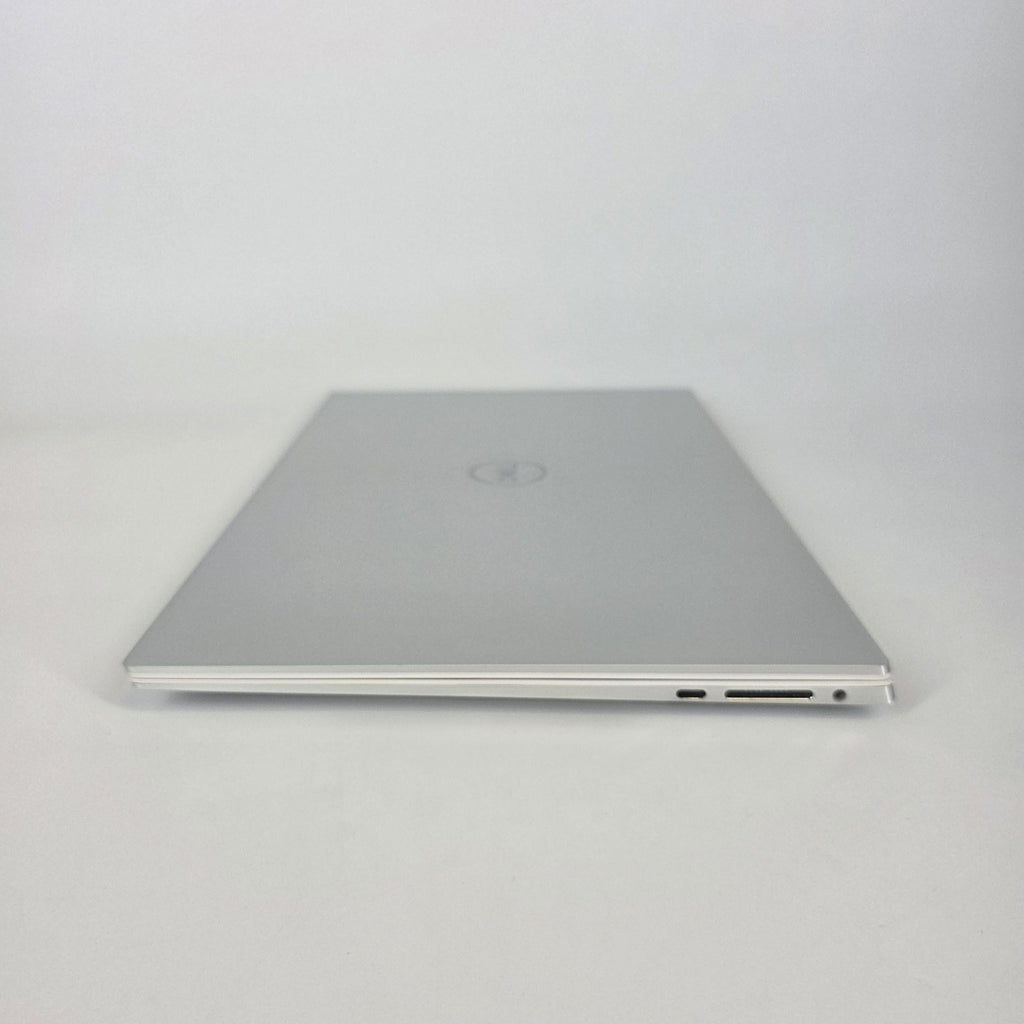 Dell XPS 15 9520 White 2.3 GHz Intel Core i7 12th Gen. 32GB RAM 512GB Solid State Drive NVIDIA GeForce RTX 3050 Ti 4 GB