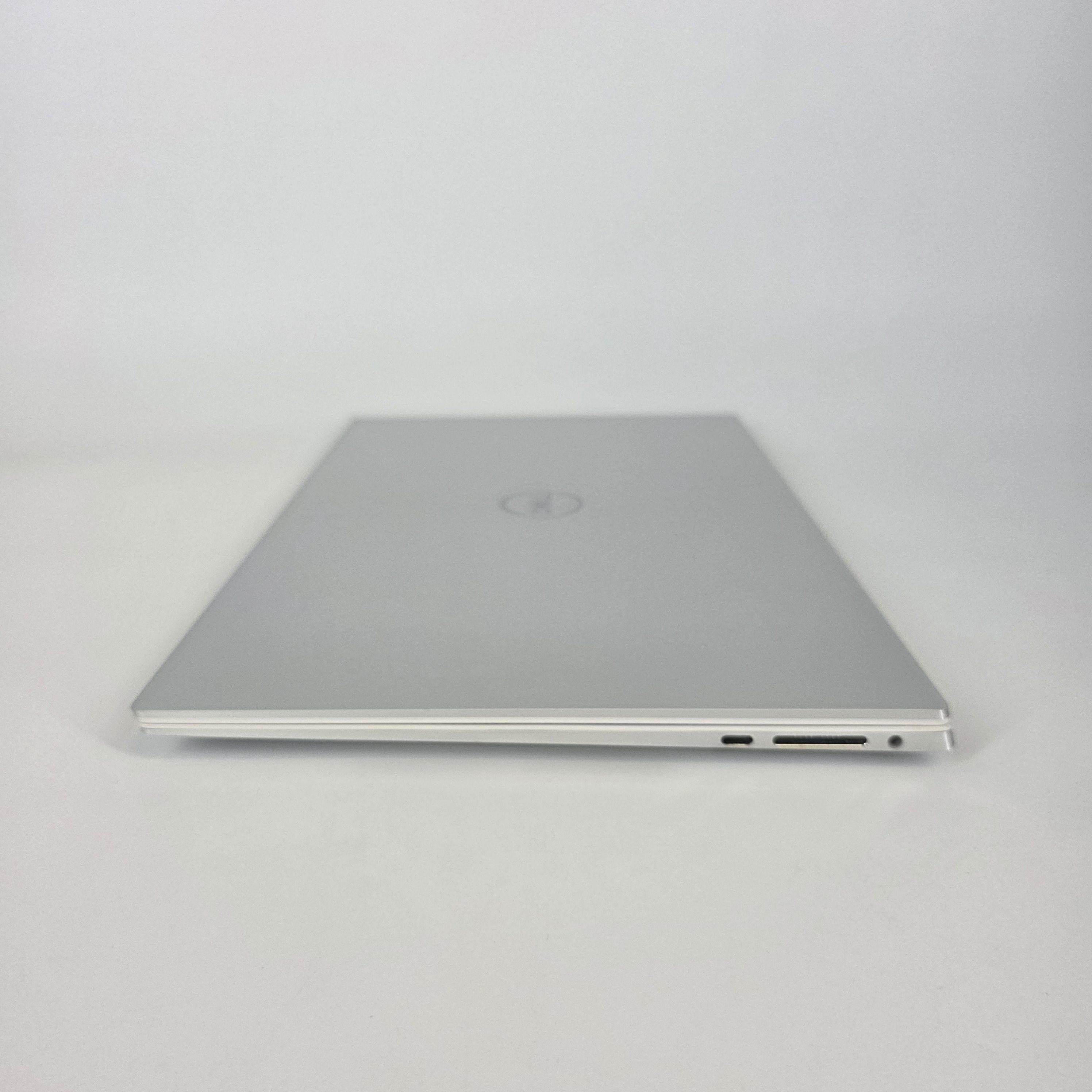 Dell XPS 15 9520 White 2.3 GHz Intel Core i7 12th Gen. 32GB RAM 512GB Solid State Drive NVIDIA GeForce RTX 3050 Ti 4 GB