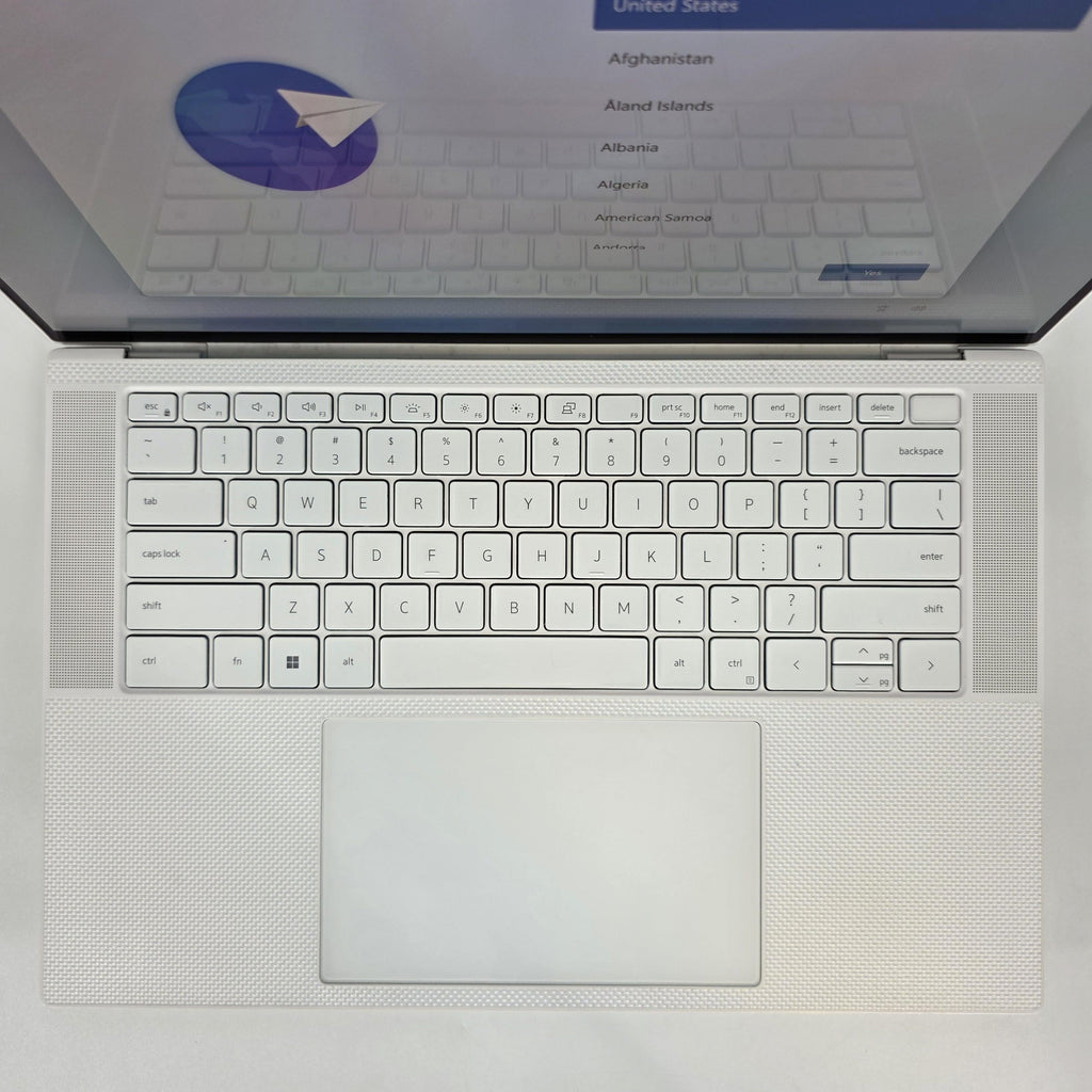 Dell XPS 15 9520 White 2.3 GHz Intel Core i7 12th Gen. 32GB RAM 512GB Solid State Drive NVIDIA GeForce RTX 3050 Ti 4 GB