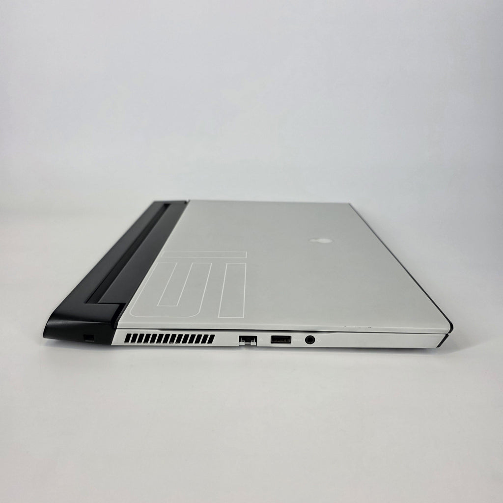 Dell Alienware m15 R4 White 2.4 GHz Intel Core i9 10th Gen. 32GB RAM 1TB Solid State Drive 512GB Solid State Drive NVIDIA GeForce RTX 3080 8 GB