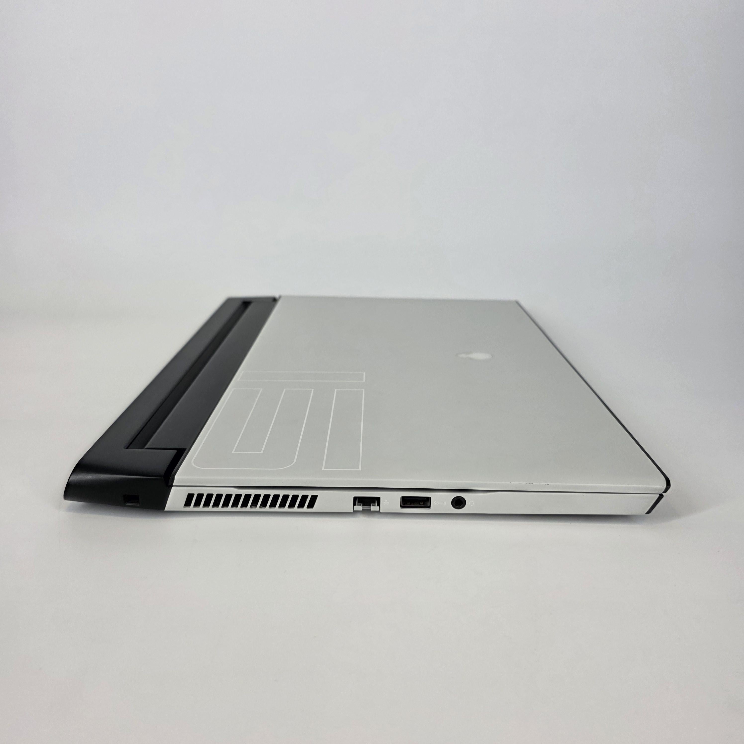 Dell Alienware m15 R4 White 2.4 GHz Intel Core i9 10th Gen. 32GB RAM 1TB Solid State Drive 512GB Solid State Drive NVIDIA GeForce RTX 3080 8 GB