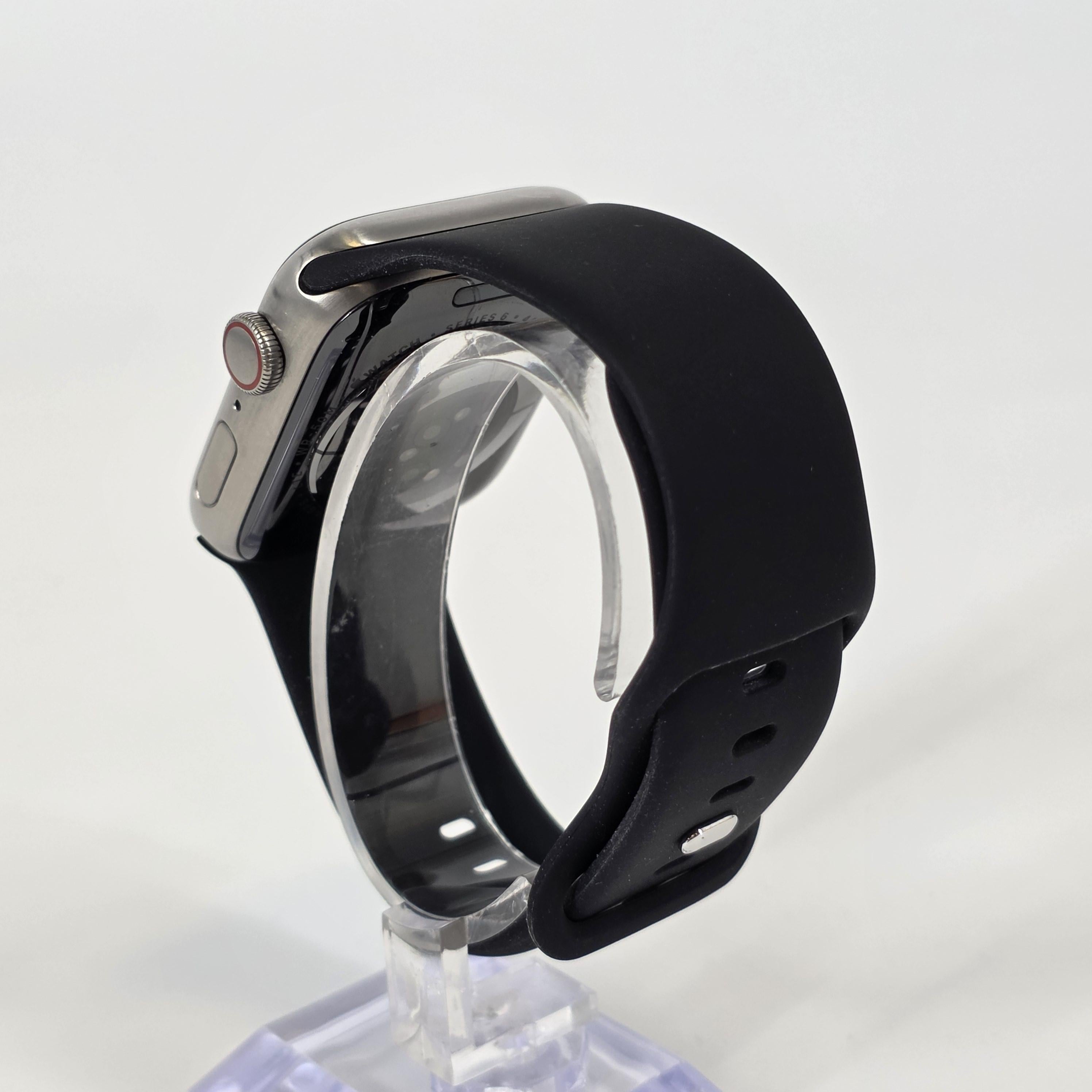 Apple Watch (Series 6) 44mm Silver Unlocked 32GB