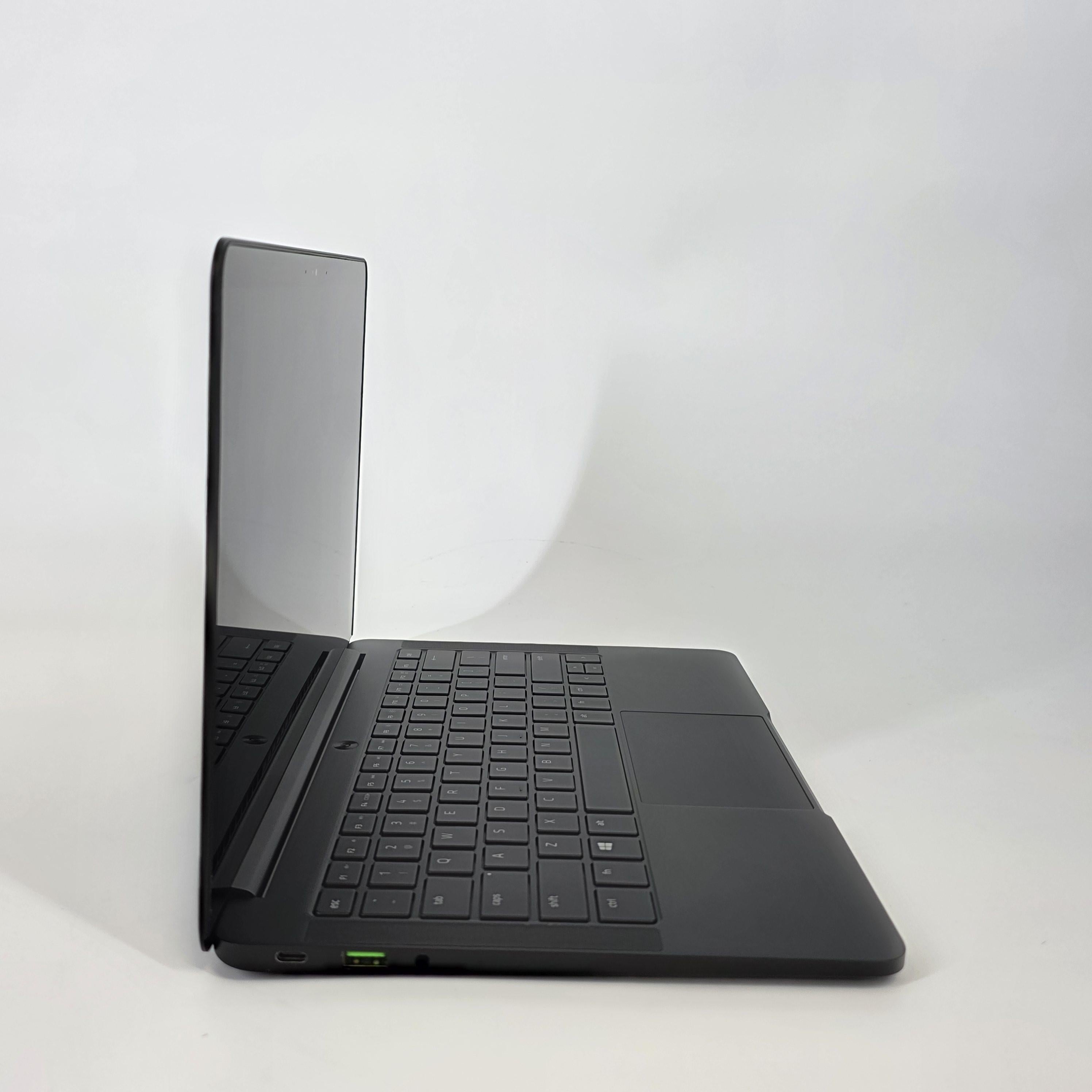 Razer Blade Stealth 13 2017 Black 1.8 GHz Intel Core i7 8th Gen. 16GB RAM 256GB Solid State Drive