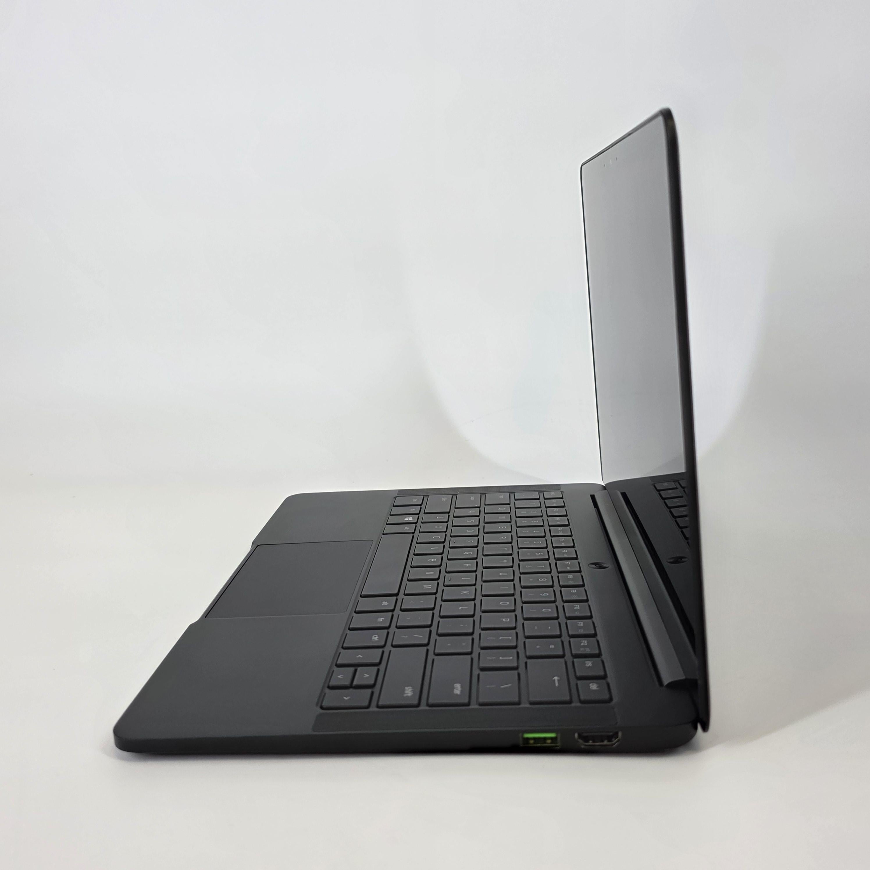 Razer Blade Stealth 13 2017 Black 1.8 GHz Intel Core i7 8th Gen. 16GB RAM 256GB Solid State Drive