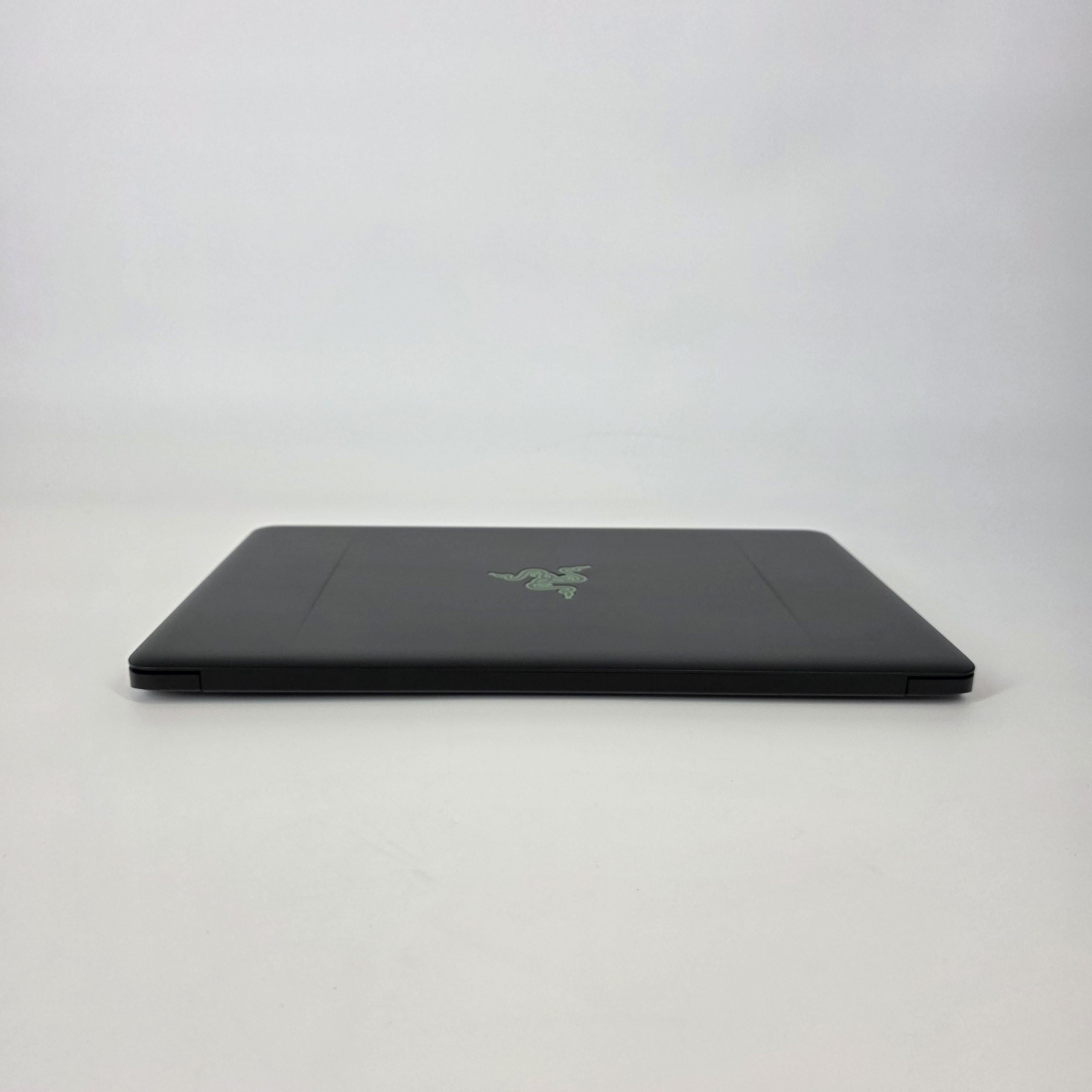 Razer Blade Stealth 13 2017 Black 1.8 GHz Intel Core i7 8th Gen. 16GB RAM 256GB Solid State Drive