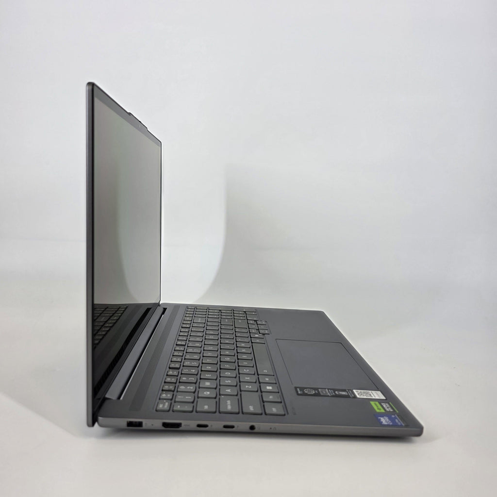 Lenovo IdeaPad Pro 5i 16 Luna Grey 2.9 GHz Intel Core Ultra 9 Series 2 32GB RAM 512GB Solid State Drive NVIDIA GeForce RTX 5050 8 GB