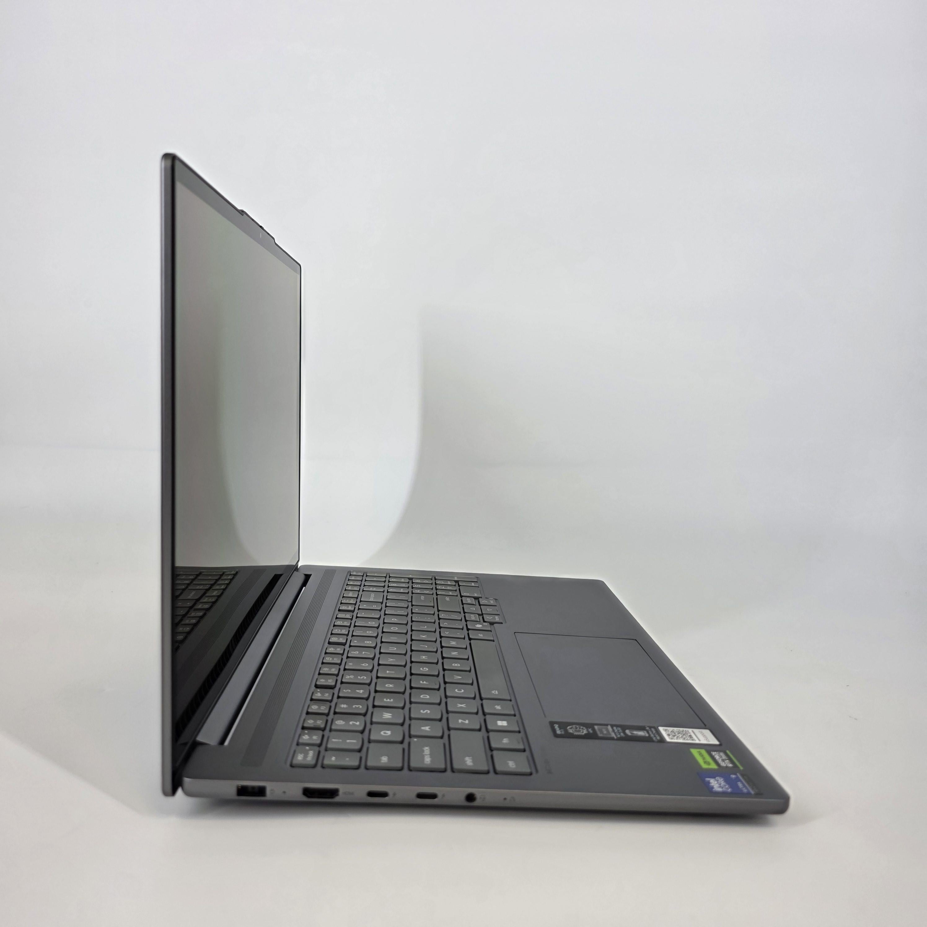 Lenovo IdeaPad Pro 5i 16 Luna Grey 2.9 GHz Intel Core Ultra 9 Series 2 32GB RAM 512GB Solid State Drive NVIDIA GeForce RTX 5050 8 GB