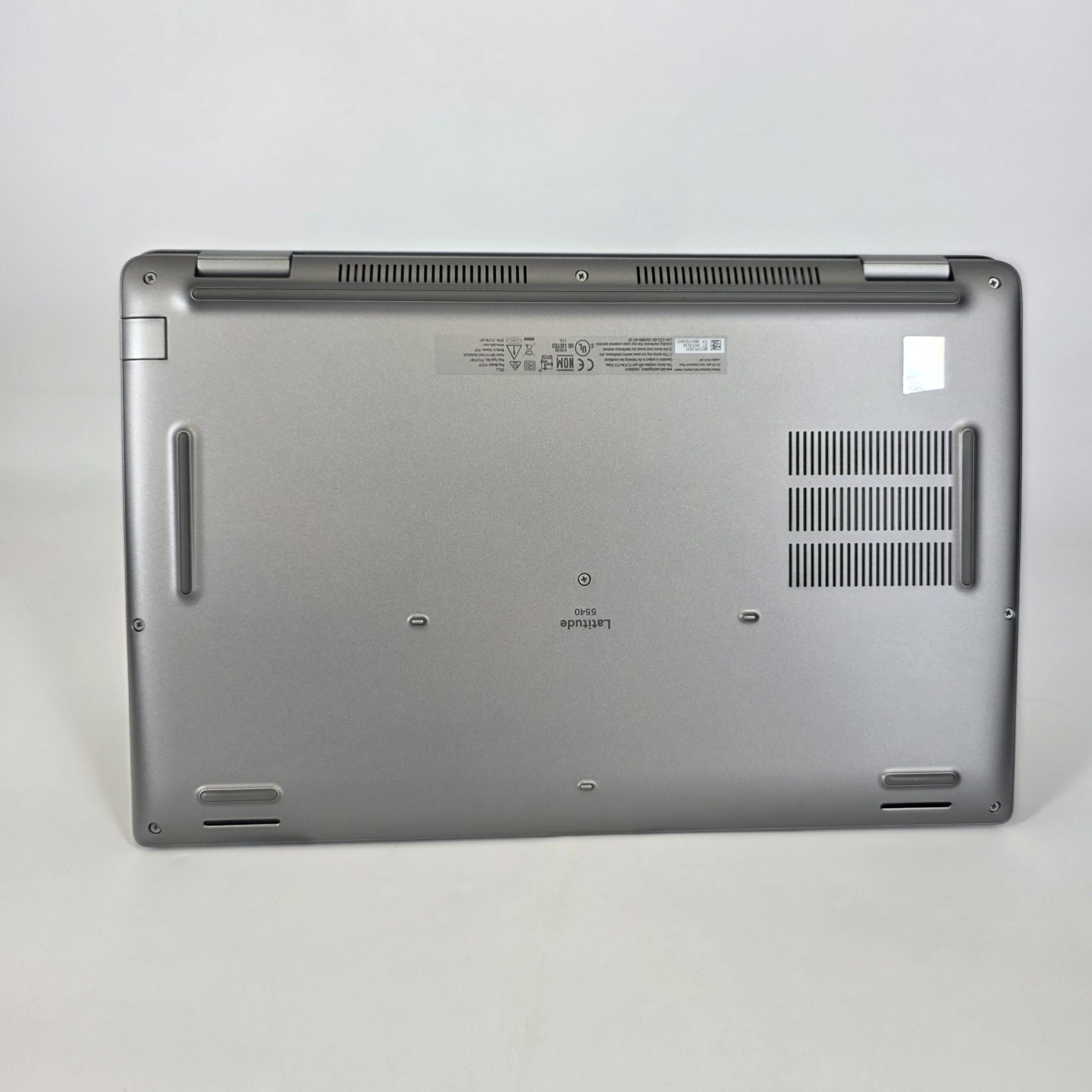 Dell Latitude 5540 15.6 Silver 1.9 GHz Intel Core i7 13th Gen. 32GB RAM 1TB Solid State Drive