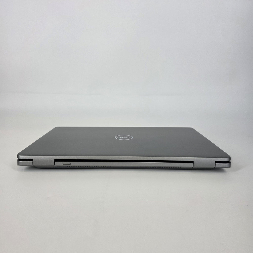 Dell Latitude 5540 15.6 Silver 1.9 GHz Intel Core i7 13th Gen. 32GB RAM 1TB Solid State Drive