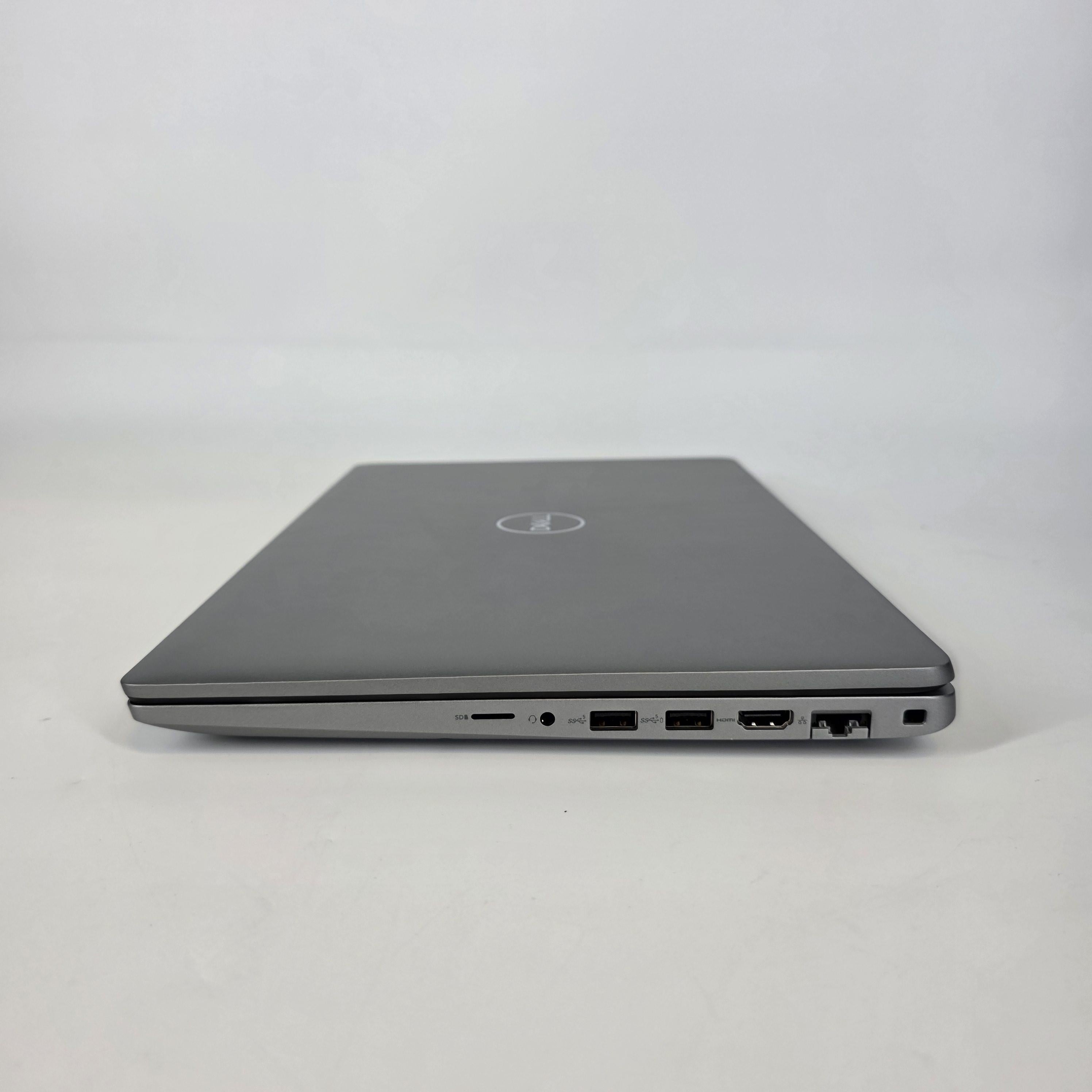 Dell Latitude 5540 15.6 Silver 1.9 GHz Intel Core i7 13th Gen. 32GB RAM 1TB Solid State Drive