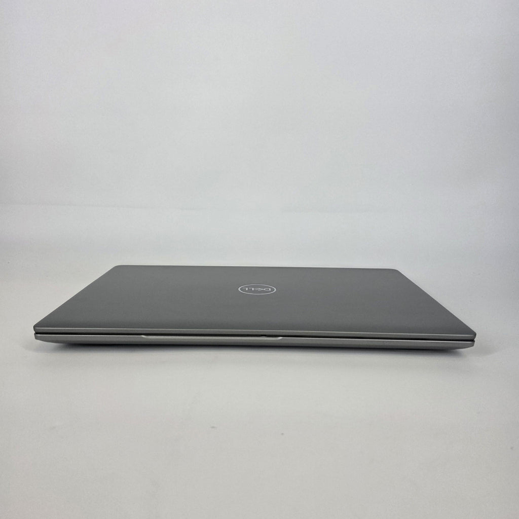 Dell Latitude 5540 15.6 Silver 1.9 GHz Intel Core i7 13th Gen. 32GB RAM 1TB Solid State Drive